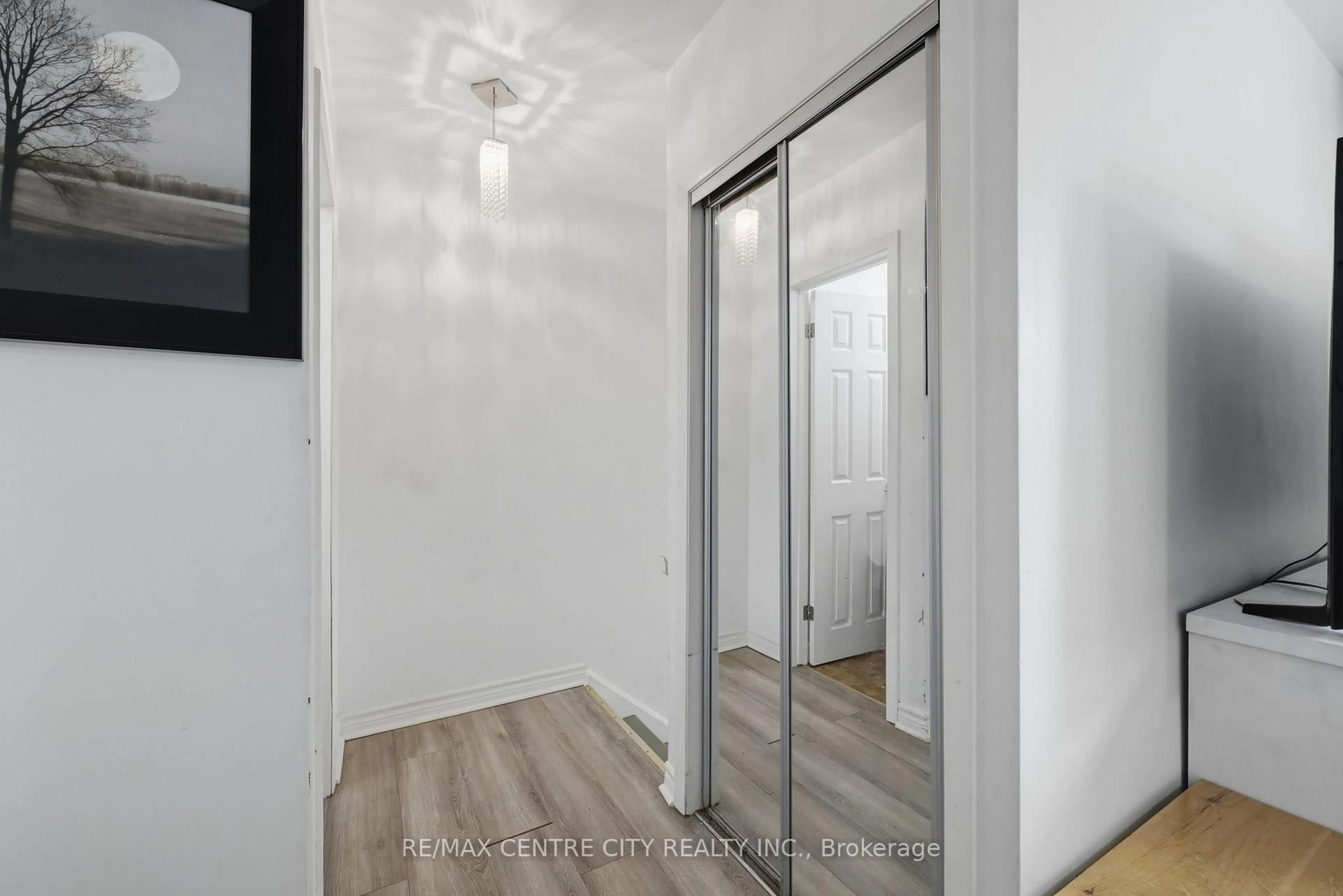 Unknown for 1564 Nairn Ave, London East Ontario N5V 2P2