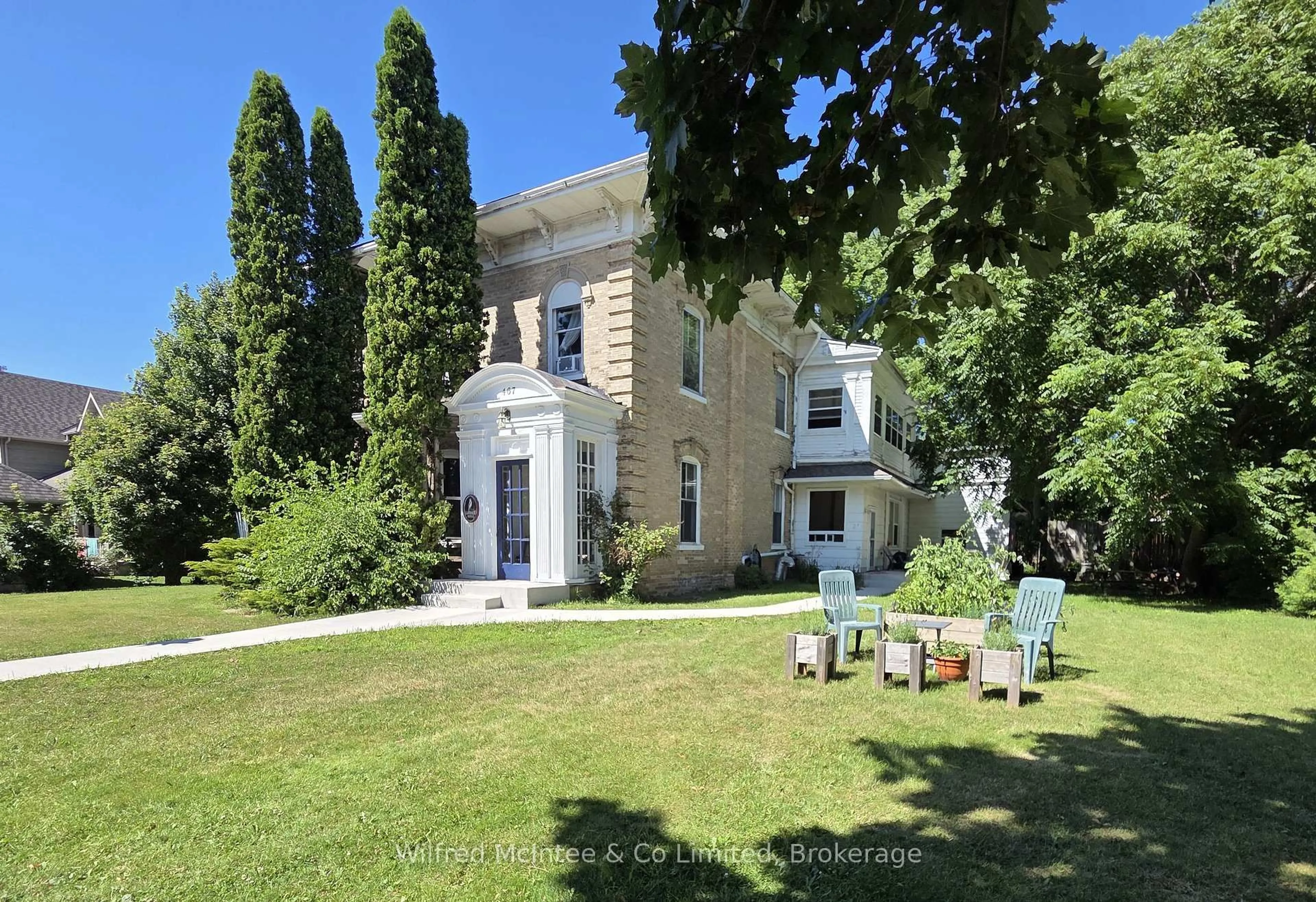 A pic from outside/outdoor area/front of a property/back of a property/a pic from drone, building for 467 Green St, Saugeen Shores Ontario N0H 2C0