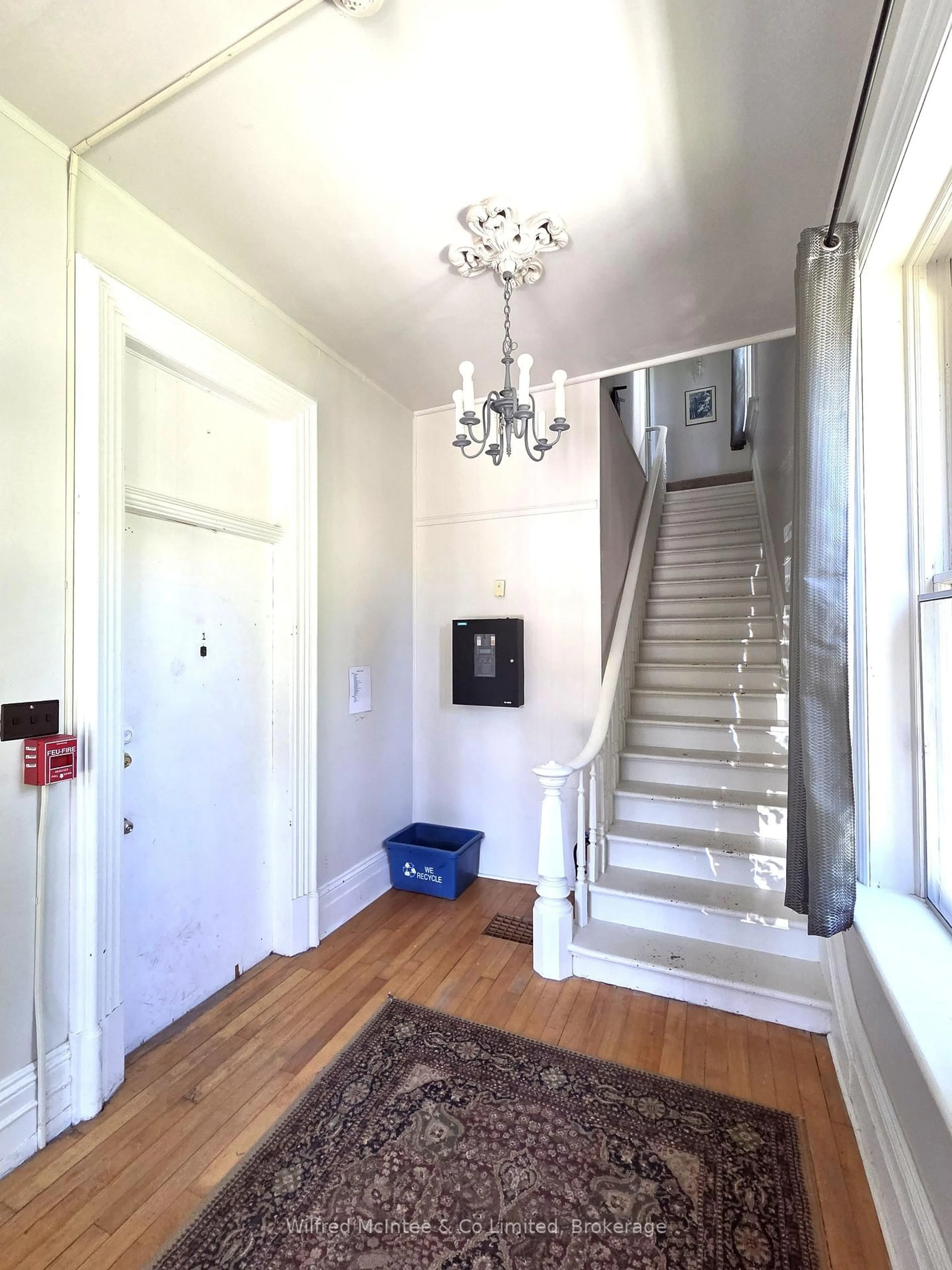 Indoor foyer for 467 Green St, Saugeen Shores Ontario N0H 2C0