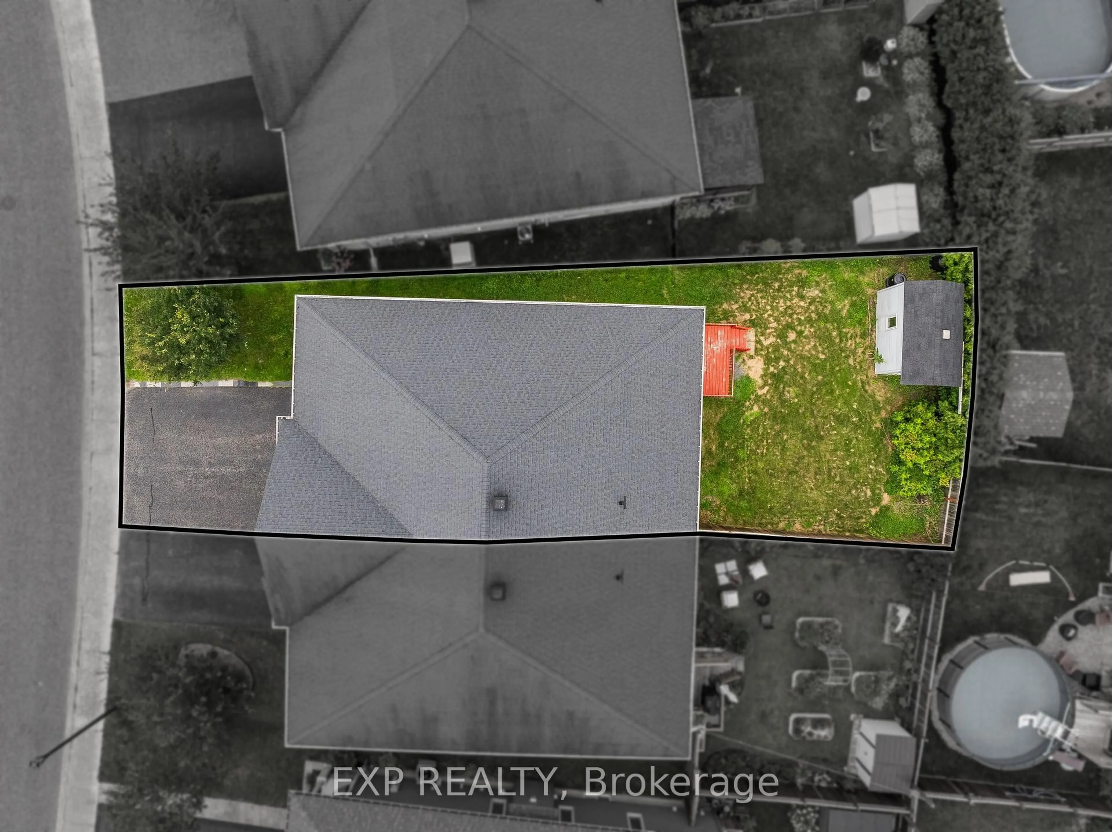 A pic from outside/outdoor area/front of a property/back of a property/a pic from drone, city buildings view from balcony for 233 Belfort St, Russell Ontario K0A 1W0