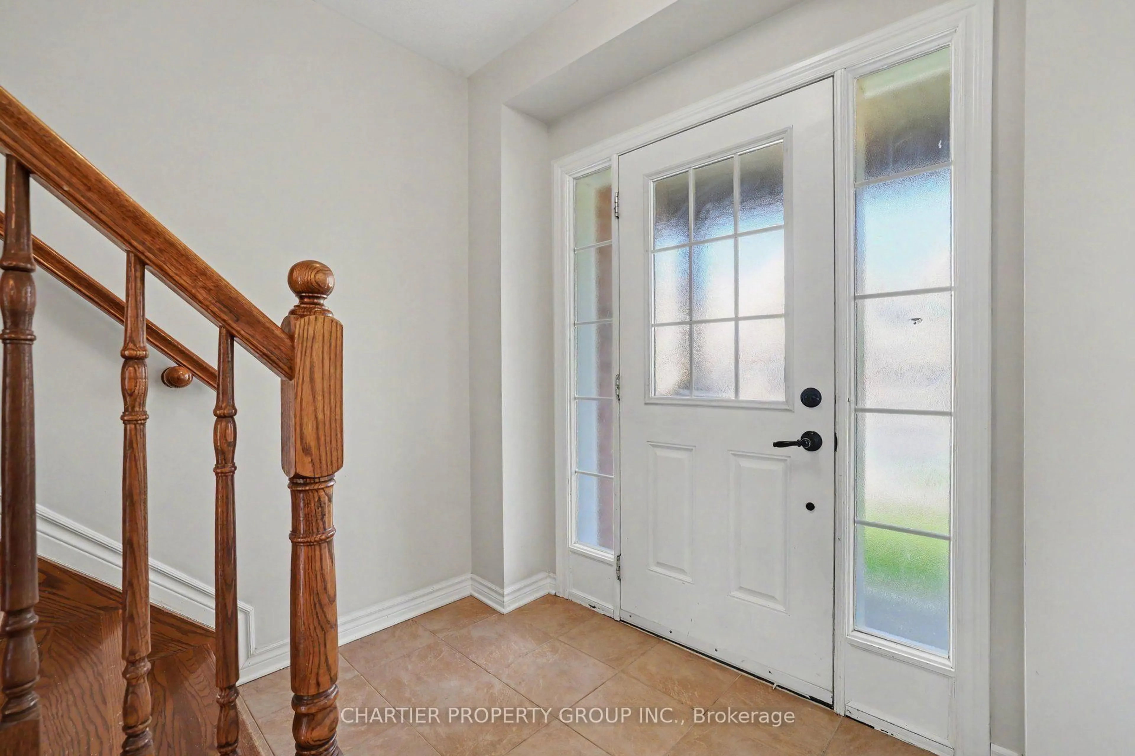 Indoor entryway for 3442 River Run Ave, Ottawa Ontario K2J 0R5