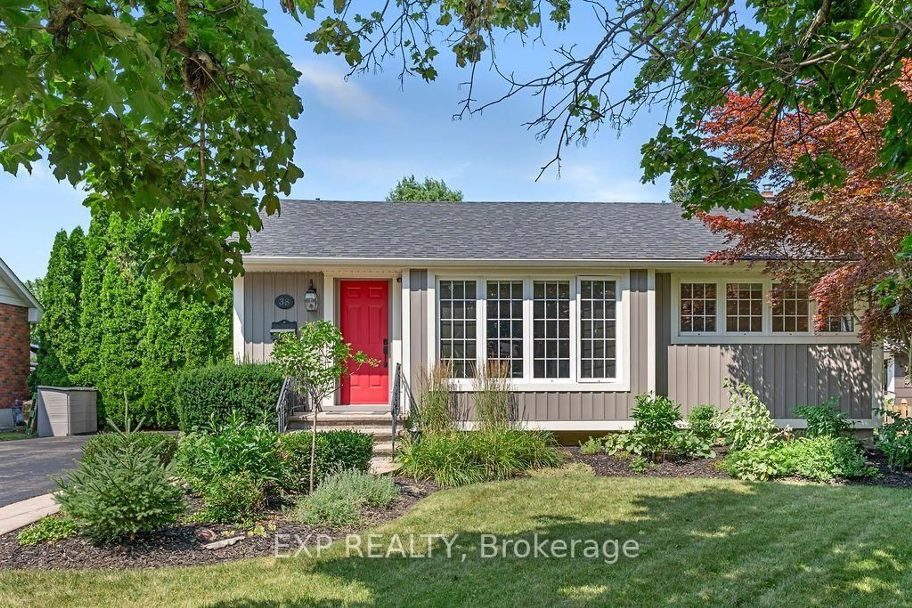 Unknown for 38 Albany Dr, St. Catharines Ontario L2N 3T5