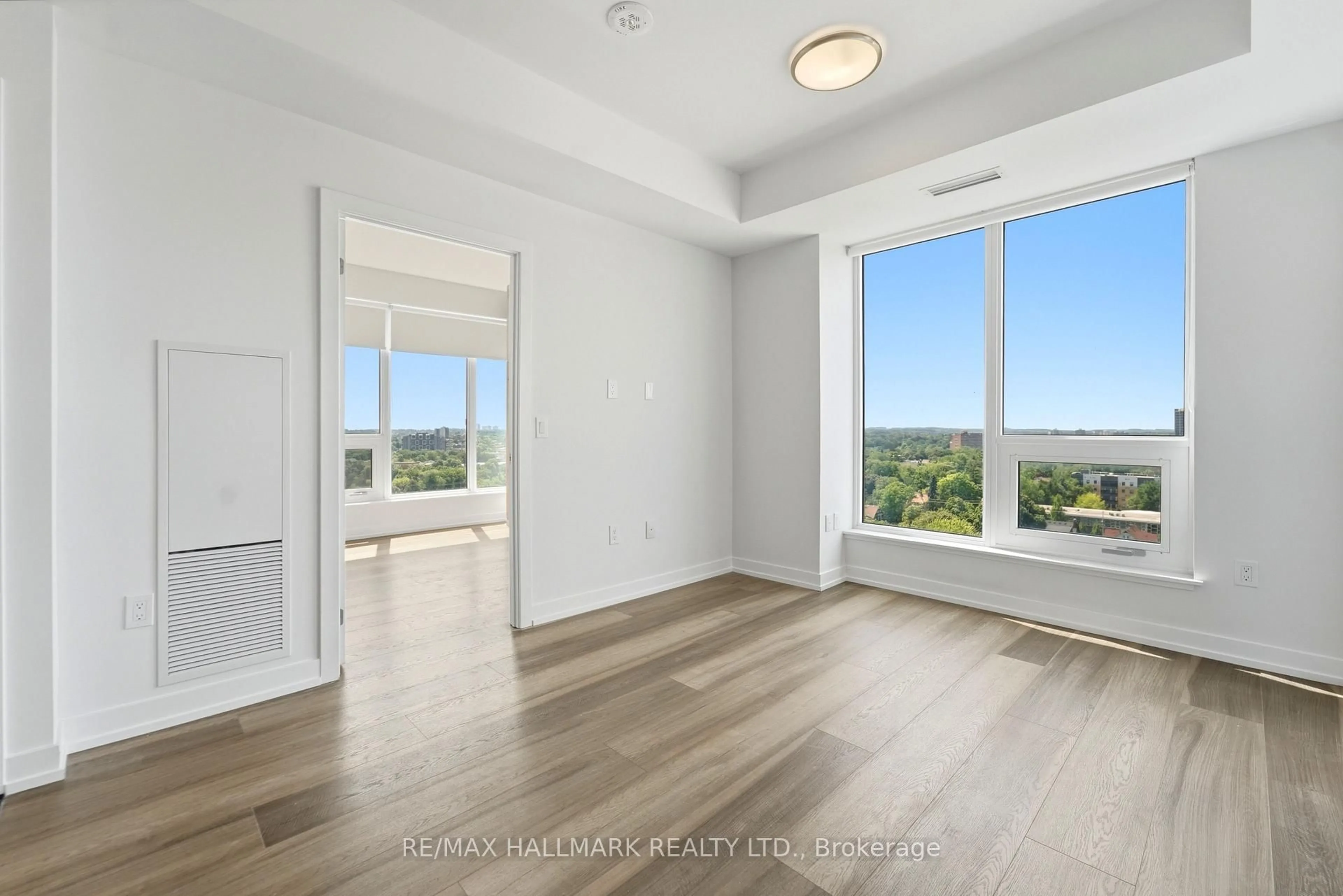 A pic of a room for 5 Wellington St #1406, Kitchener Ontario N2G 0E3