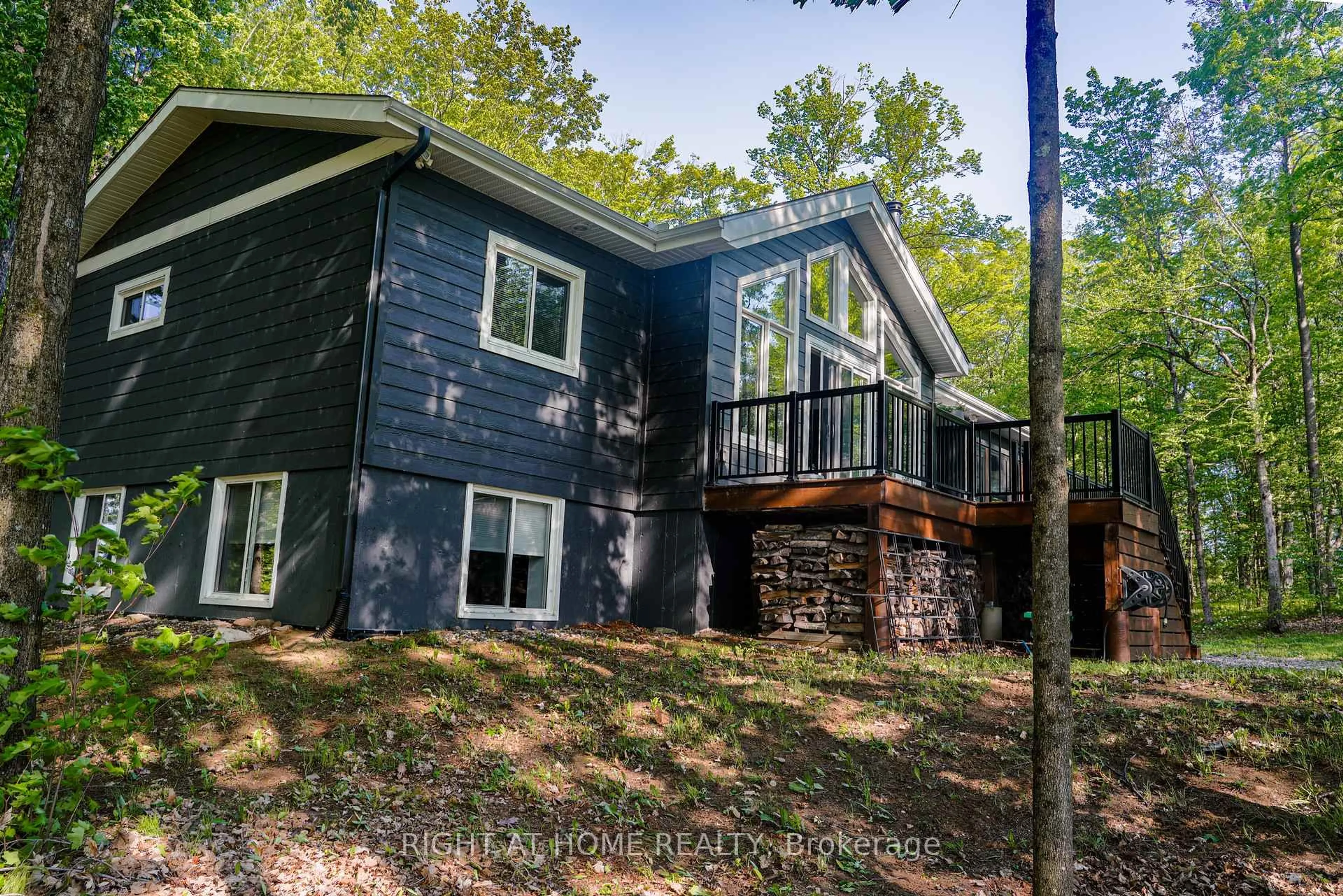 Home with vinyl exterior material, unknown for 31 Morning Flight Crt, Calabogie Ontario K0J 1H0