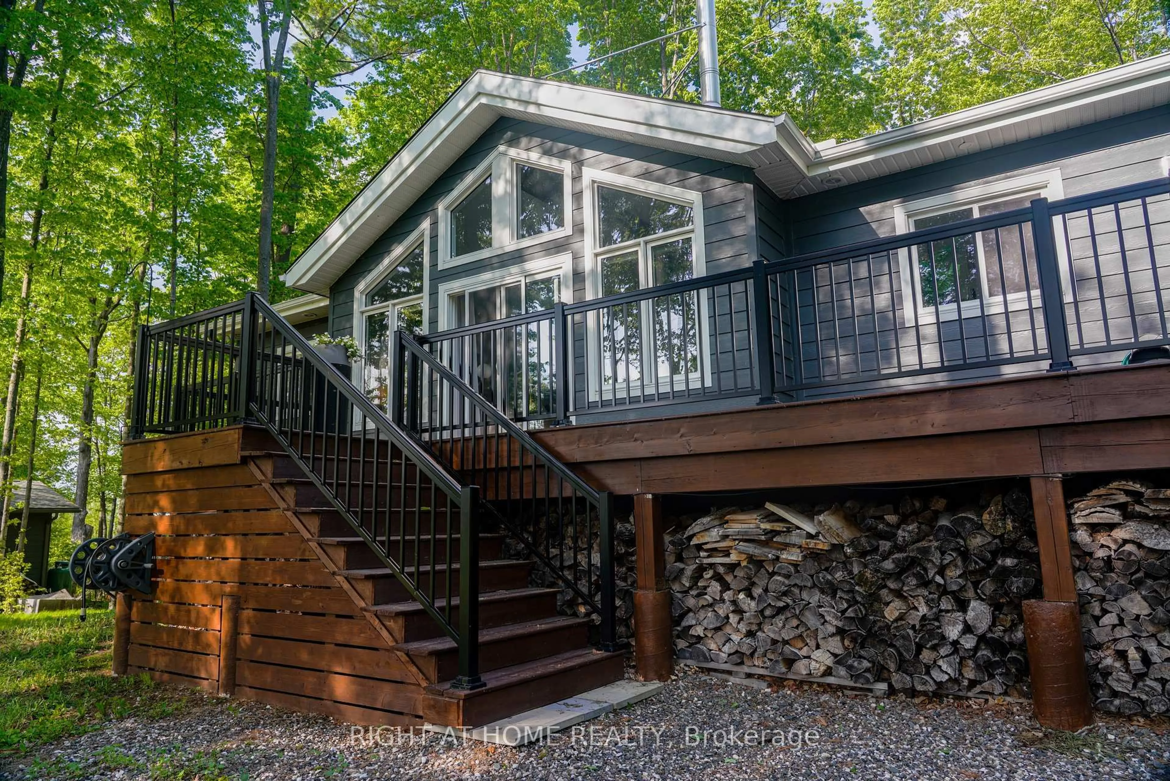 Home with vinyl exterior material, unknown for 31 Morning Flight Crt, Calabogie Ontario K0J 1H0