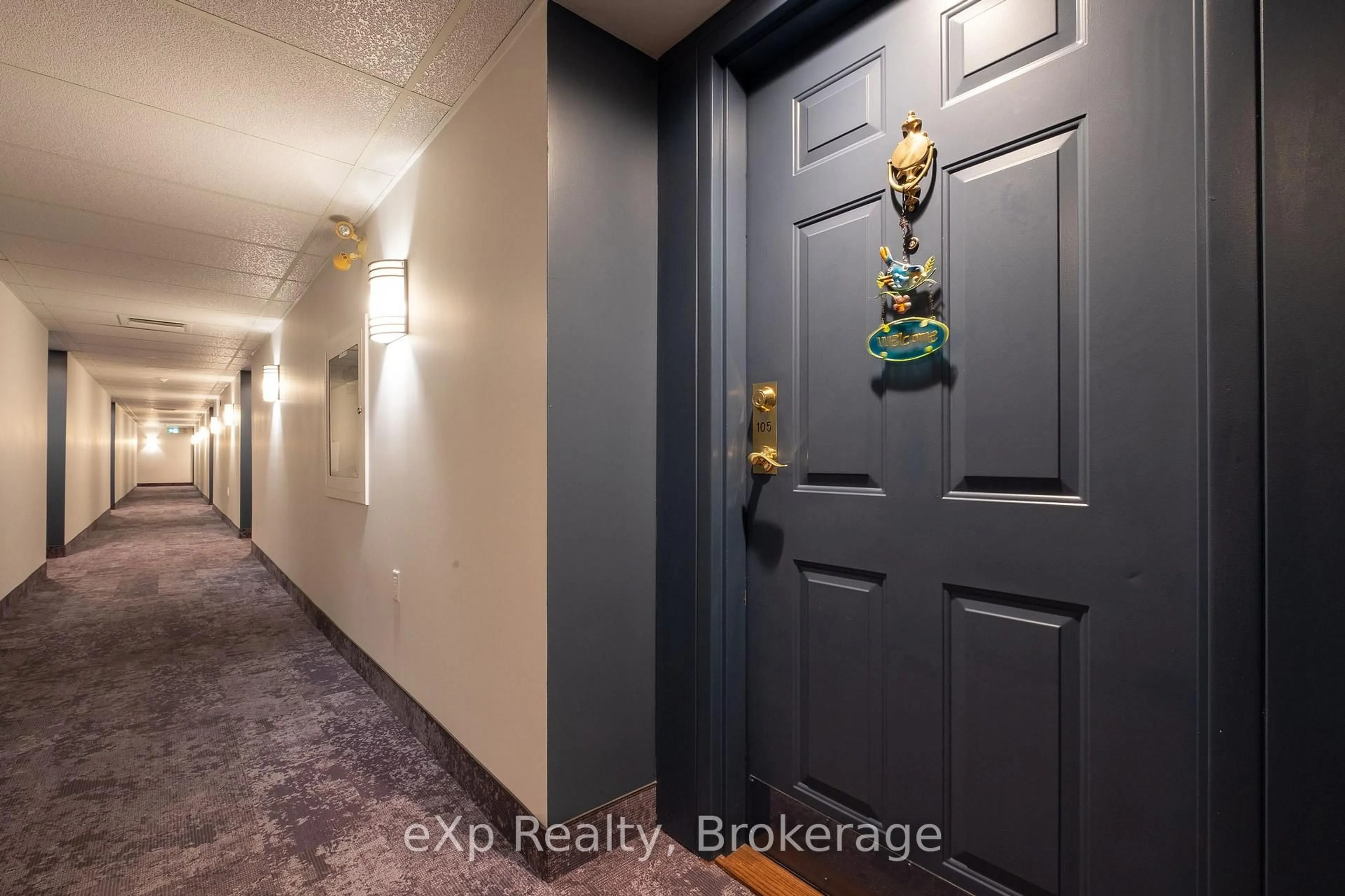 Indoor foyer for 2555 3rd Ave #105, Owen Sound Ontario N4K 6T8