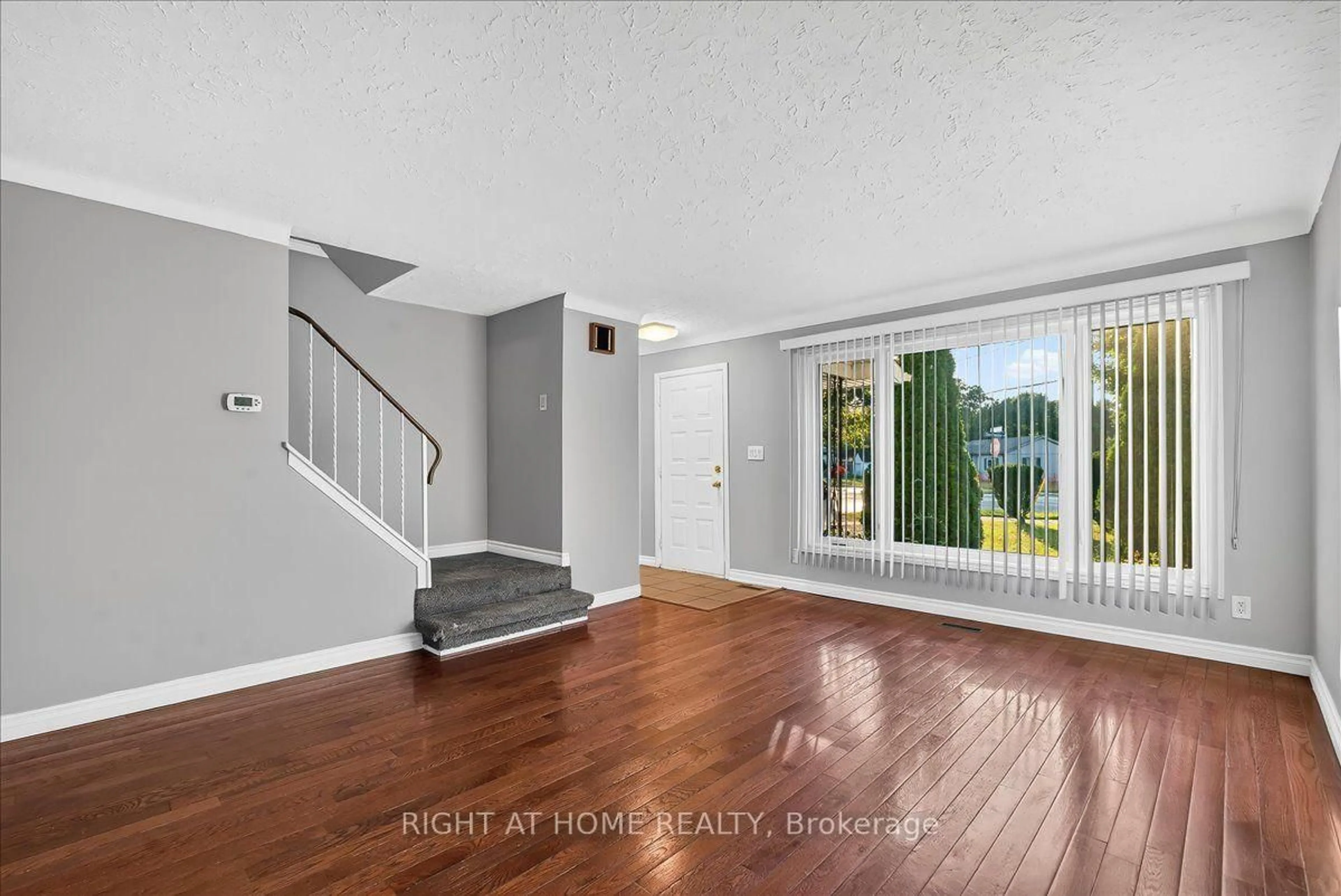 Unknown for 620 Carlton St, St. Catharines Ontario L2M 6Z1