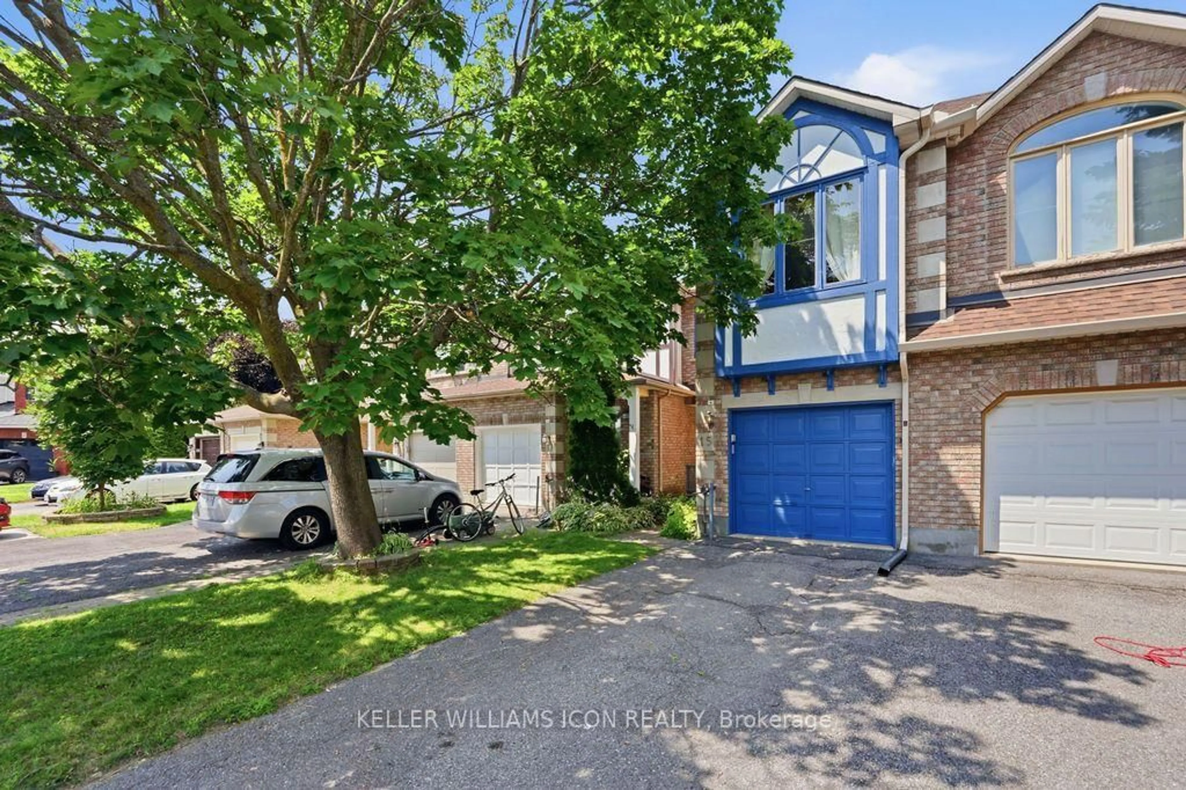 A pic from outside/outdoor area/front of a property/back of a property/a pic from drone, street for 15 Locheland Cres, Ottawa Ontario K2G 6H2