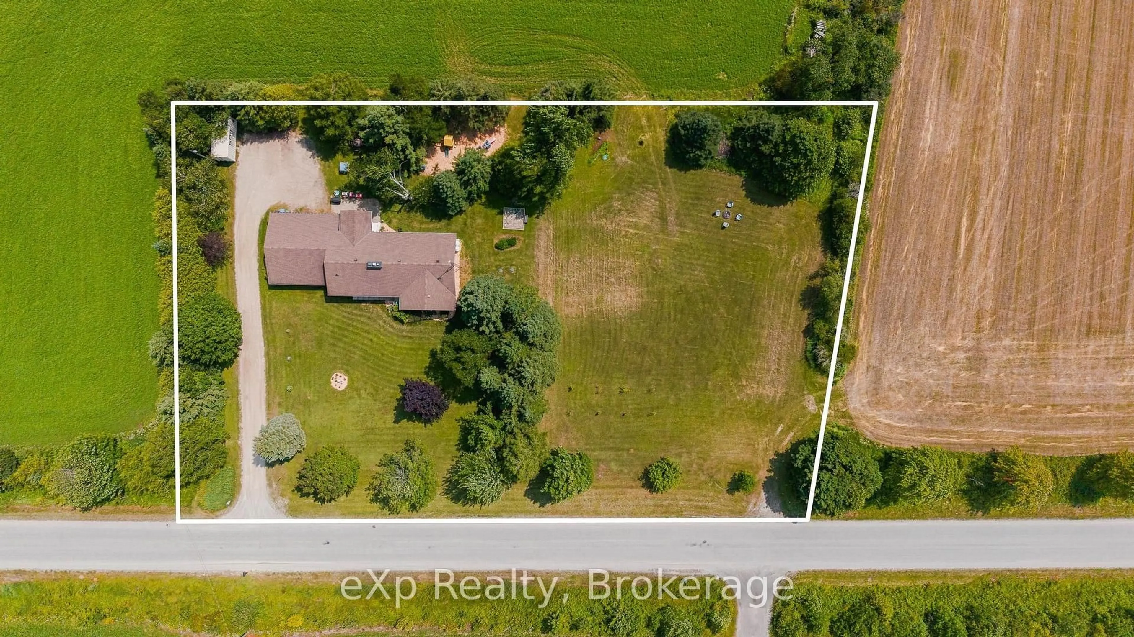 A pic from outside/outdoor area/front of a property/back of a property/a pic from drone, unknown for 146534 Southgate 14 Rd, Southgate Ontario N0C 1B0