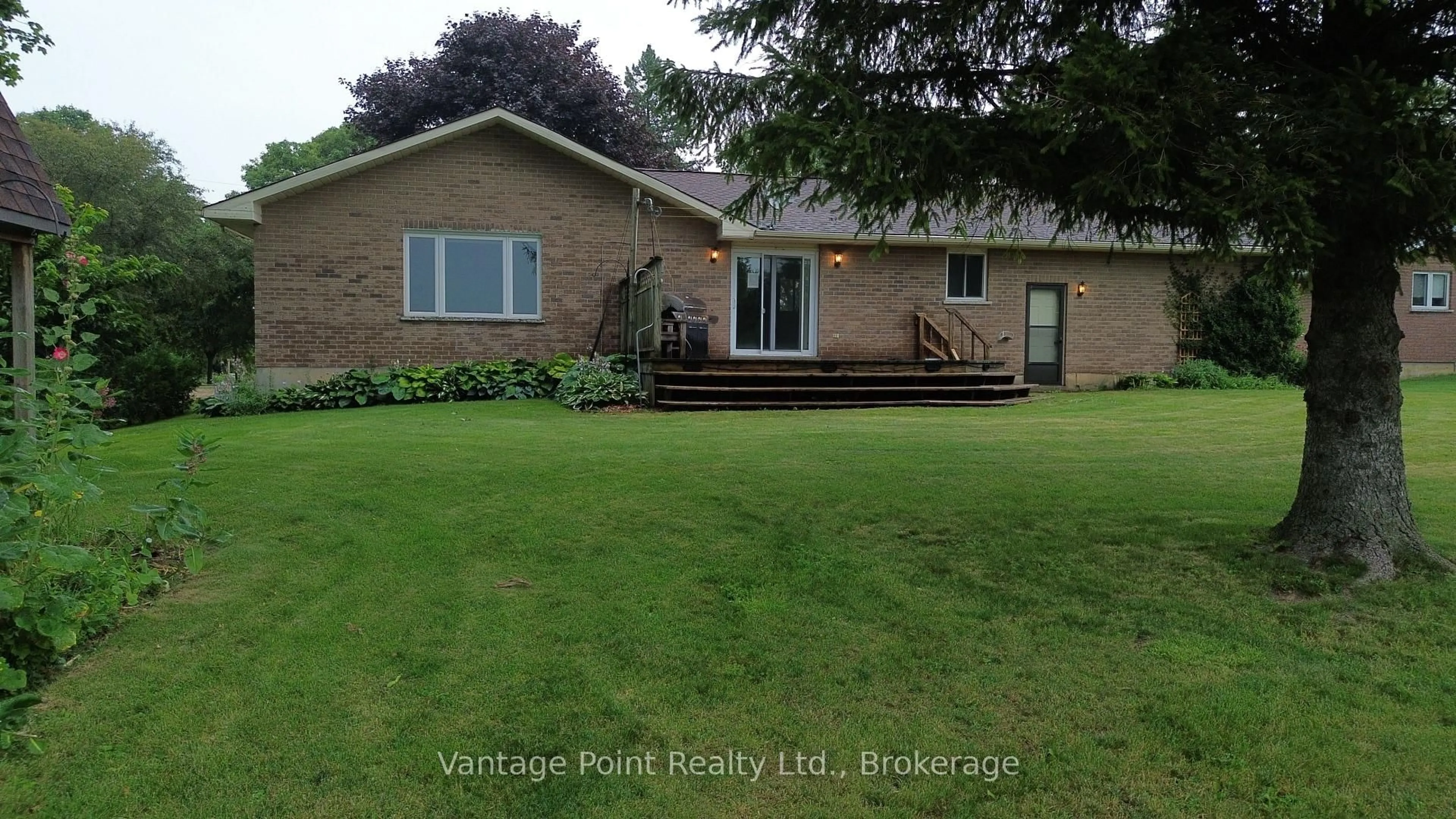 A pic from outside/outdoor area/front of a property/back of a property/a pic from drone, water/lake/river/ocean view for 18 Frederick St, Huron East Ontario N0G 1H0
