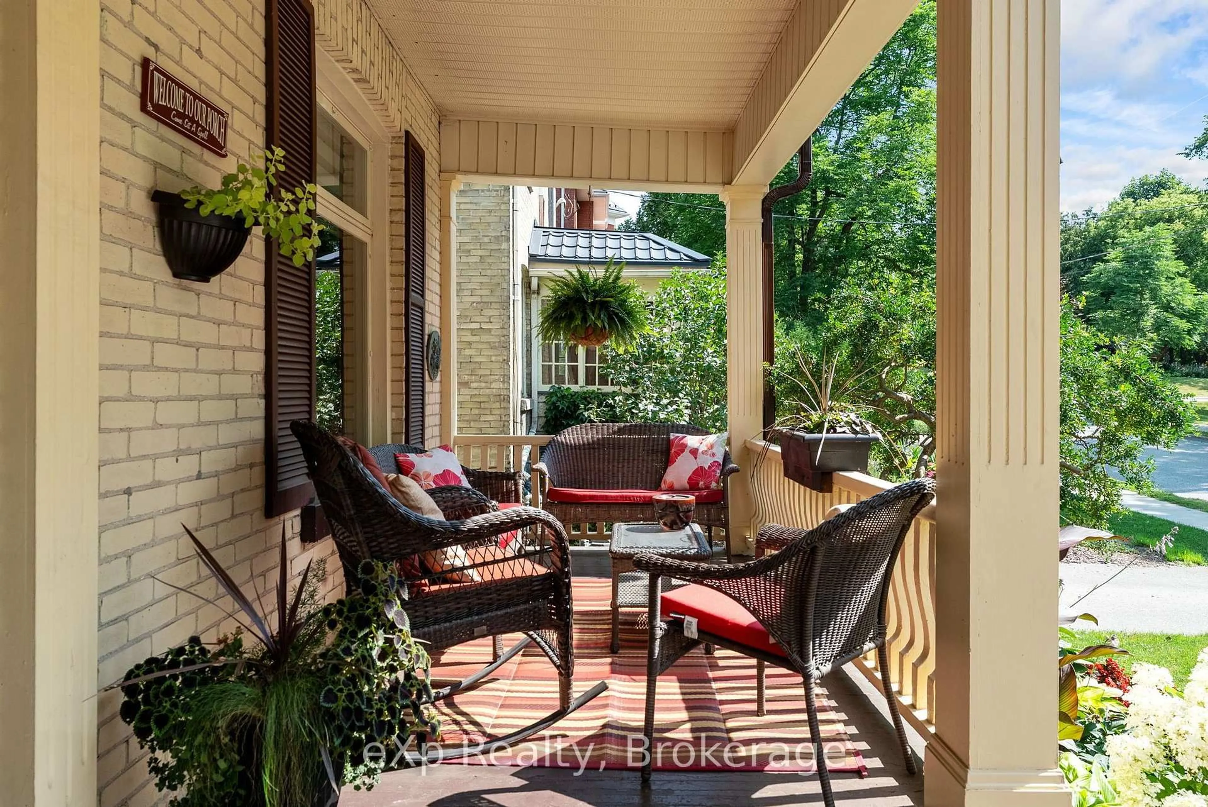 Patio, street for 44 Birmingham St, Stratford Ontario N5A 2S6