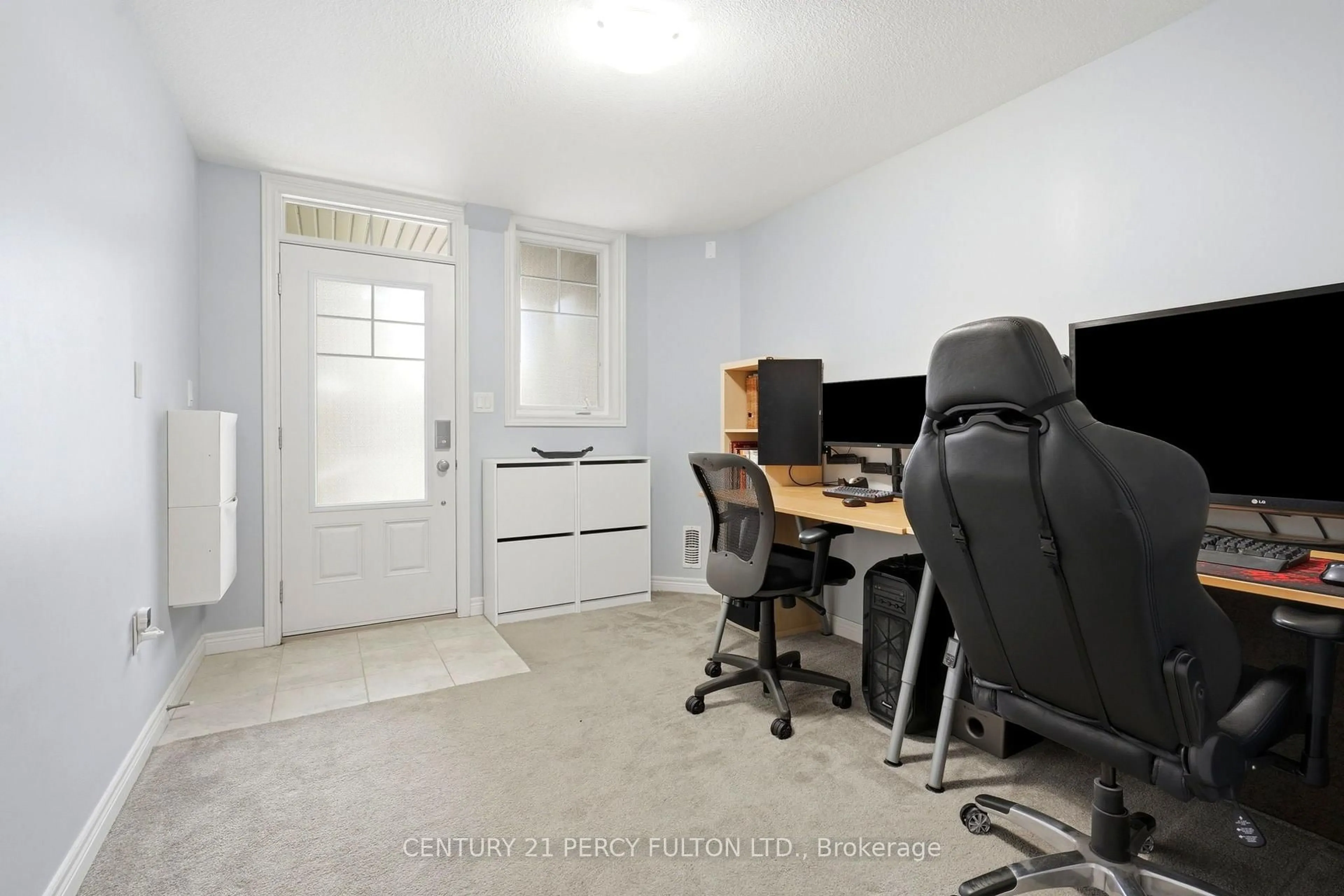 A pic of a room for 6 Whaley Lane, Hamilton Ontario L9G 0G7