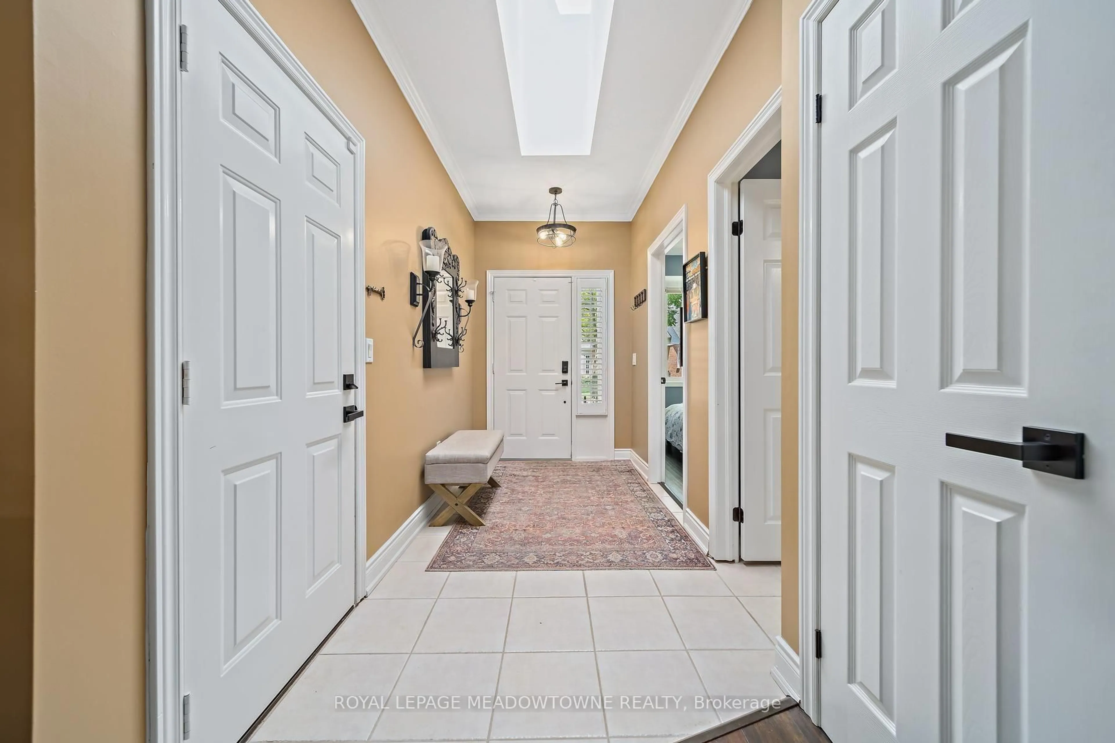 Indoor foyer for 12 Fairway Lane, Guelph Ontario N1E 7A9
