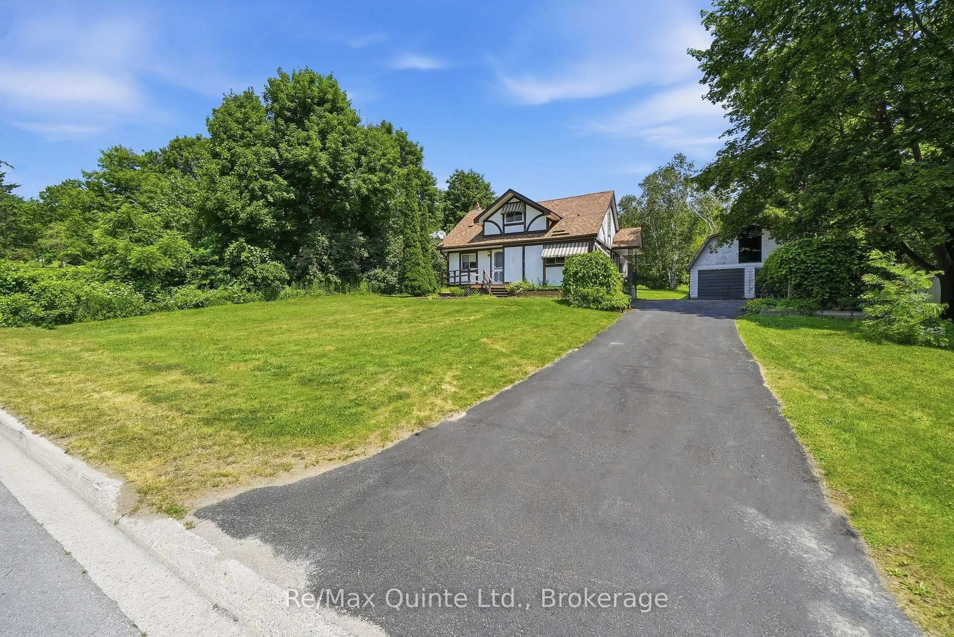 A pic from outside/outdoor area/front of a property/back of a property/a pic from drone, street for 287 Drewery St, Brighton Ontario K0K 1H0