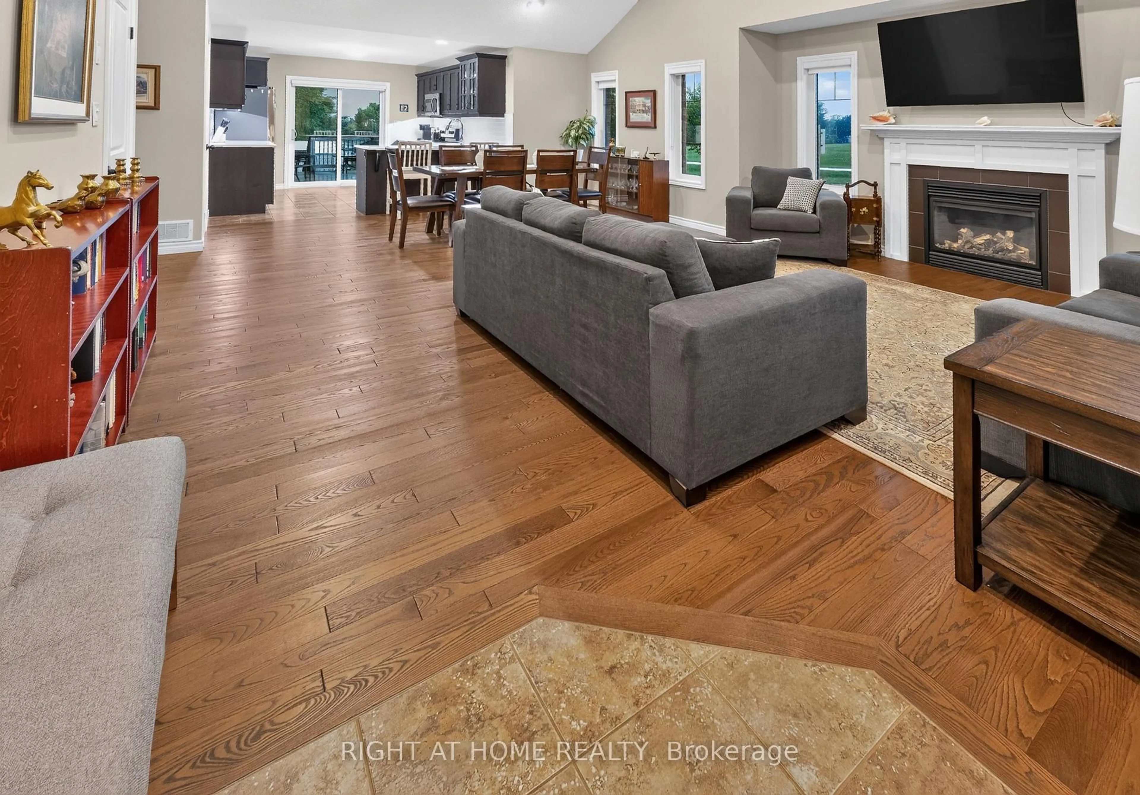 Living room with furniture, unknown for 2 Noble Lane, St. Thomas Ontario N5R 0C4