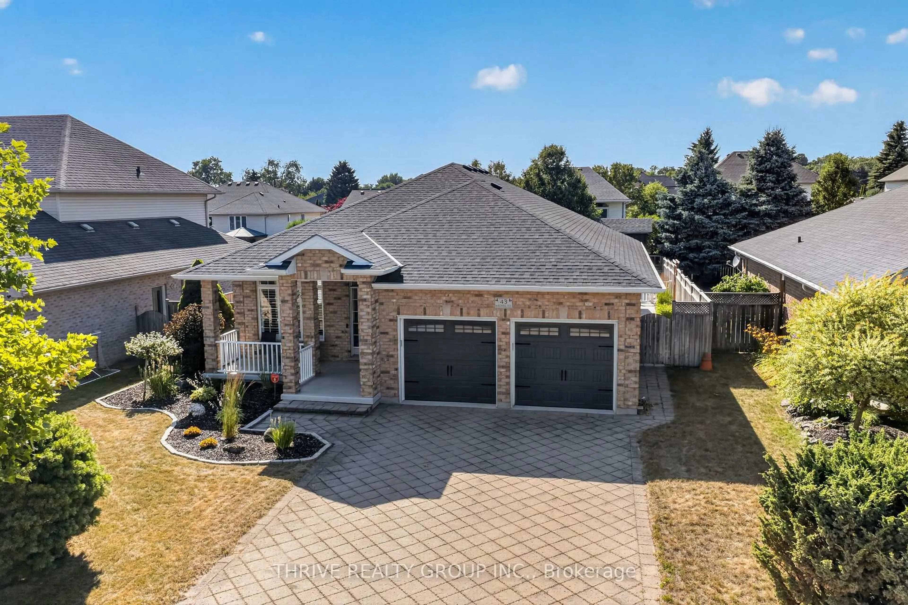 A pic from outside/outdoor area/front of a property/back of a property/a pic from drone, street for 43 Mapleridge Cres, Thames Centre Ontario N0L 1G3