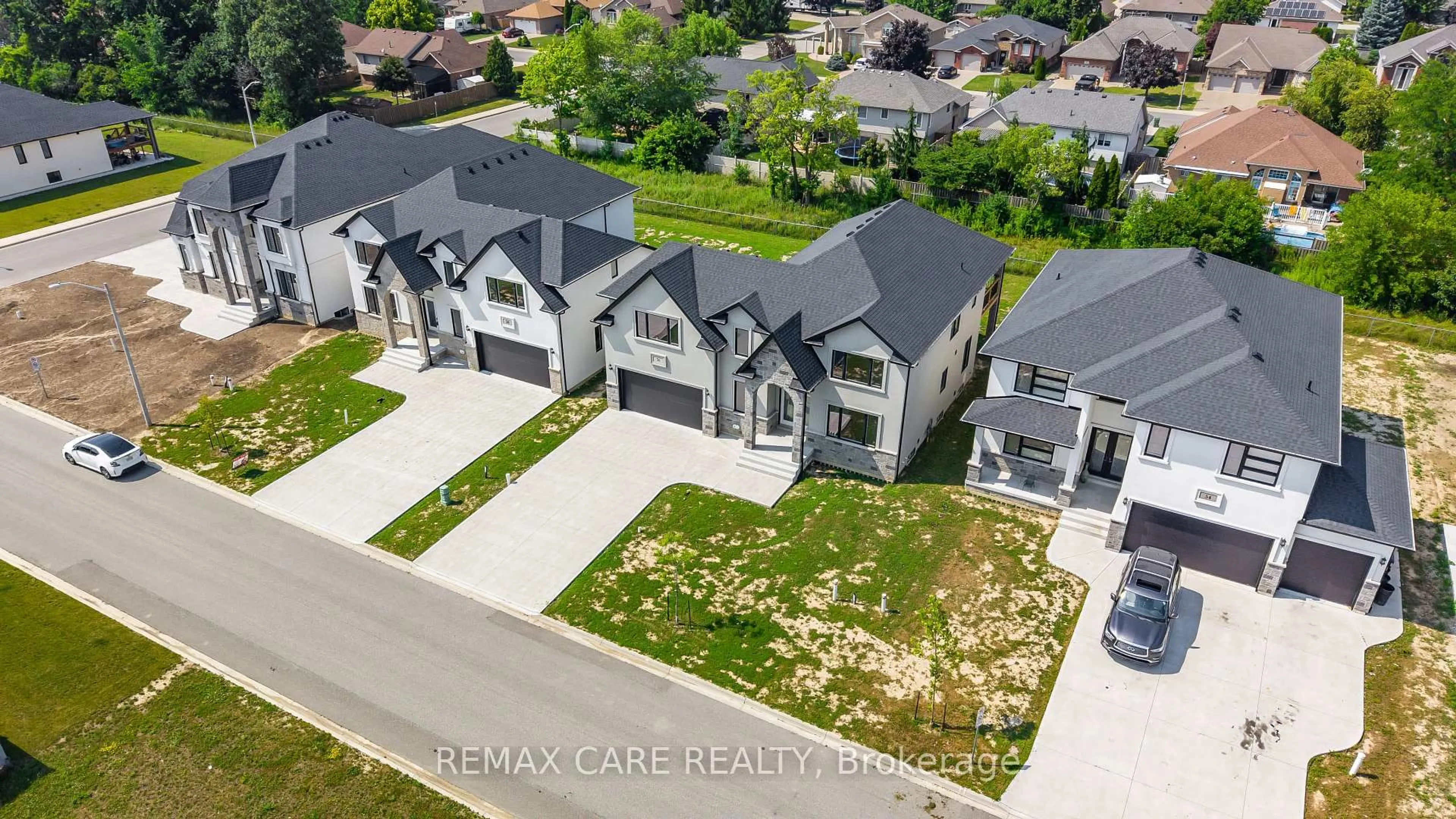 A pic from outside/outdoor area/front of a property/back of a property/a pic from drone, street for 56 Noble Crt, Amherstburg Ontario N9V 0G8