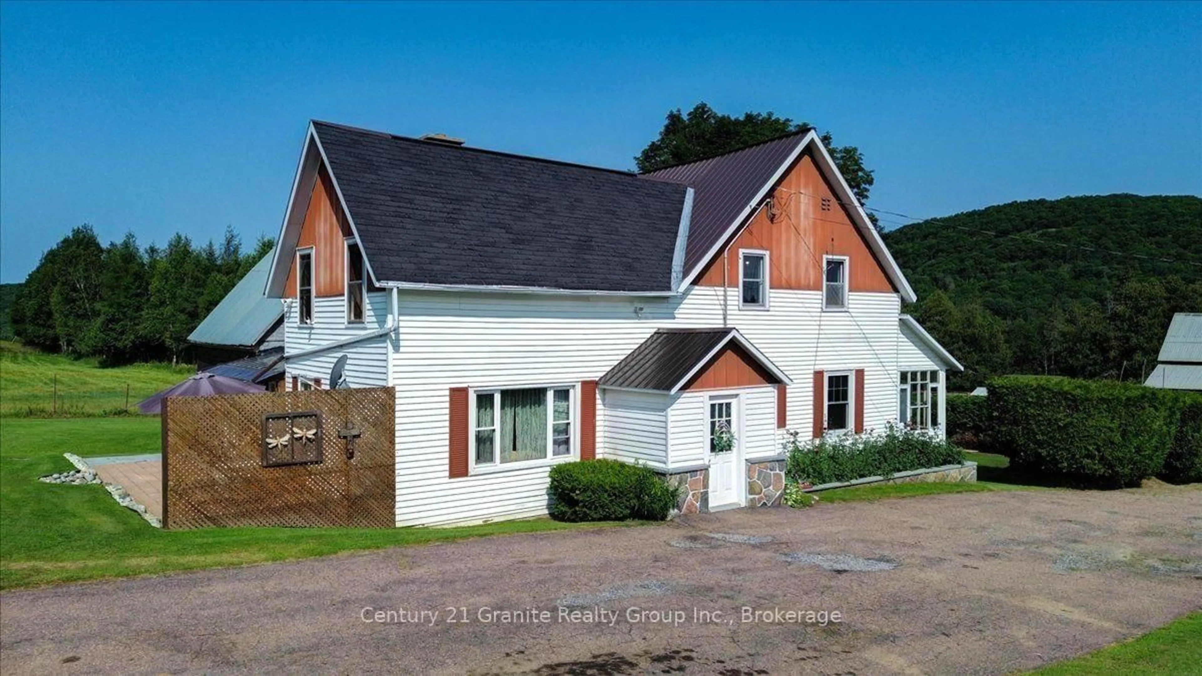 A pic from outside/outdoor area/front of a property/back of a property/a pic from drone, building for 37326 Hwy 28 Highway, Palmer Rapids Ontario K0J 2E0