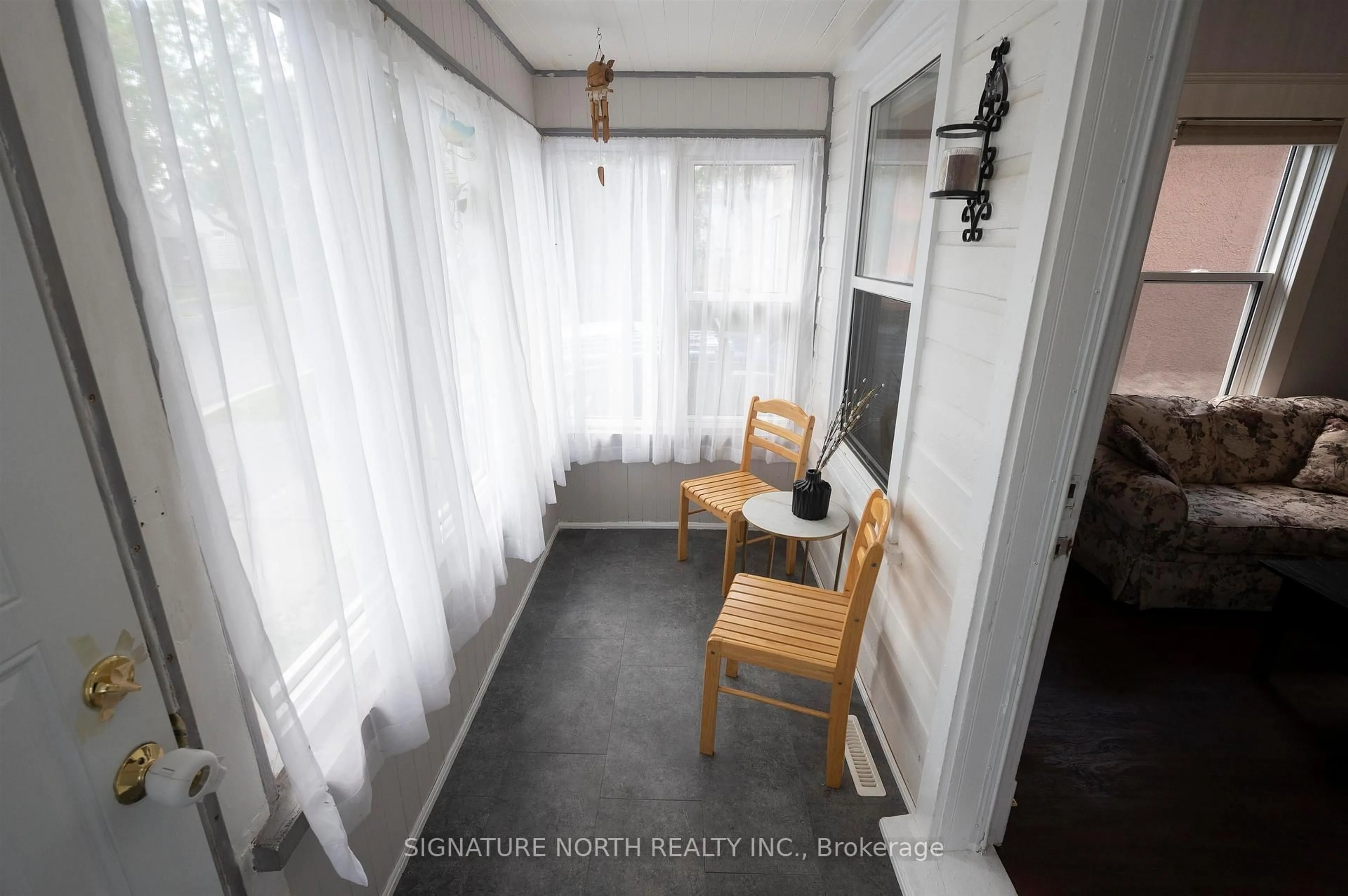A pic of a room for 434 Queen Street, Thunder Bay Ontario P7B 2K6