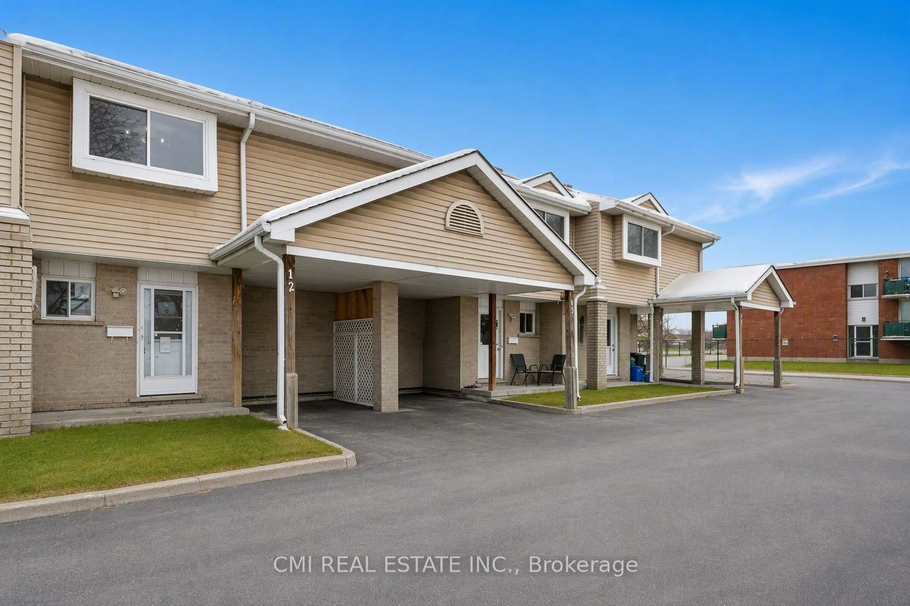 Unknown for 125 Sekura Cres #12, Cambridge Ontario N1R 8B4