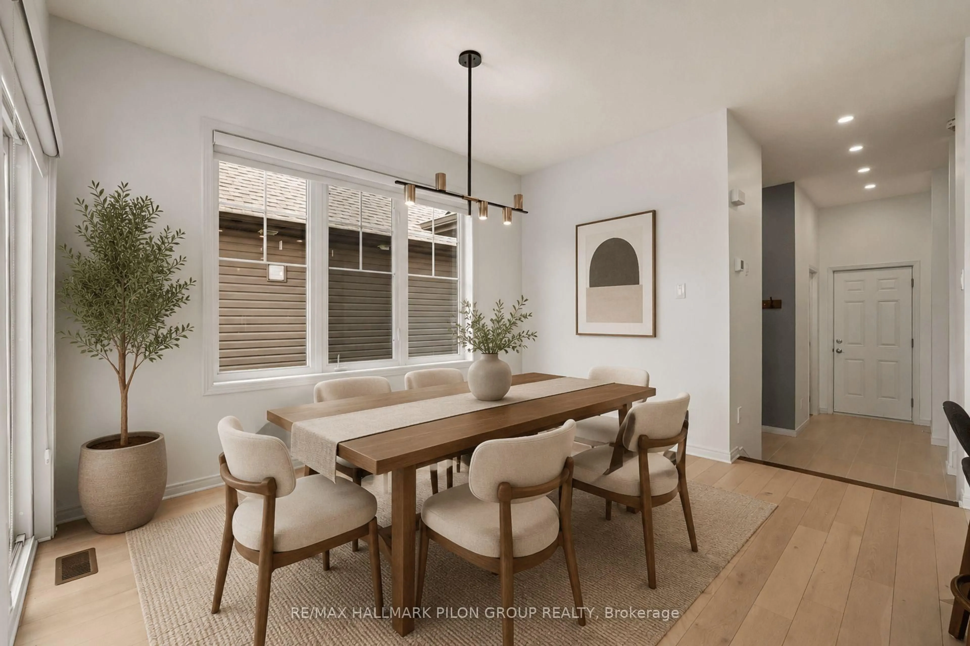 Dining room, wood/laminate floor for 38 Riddell St, Carleton Place Ontario K7C 0J4