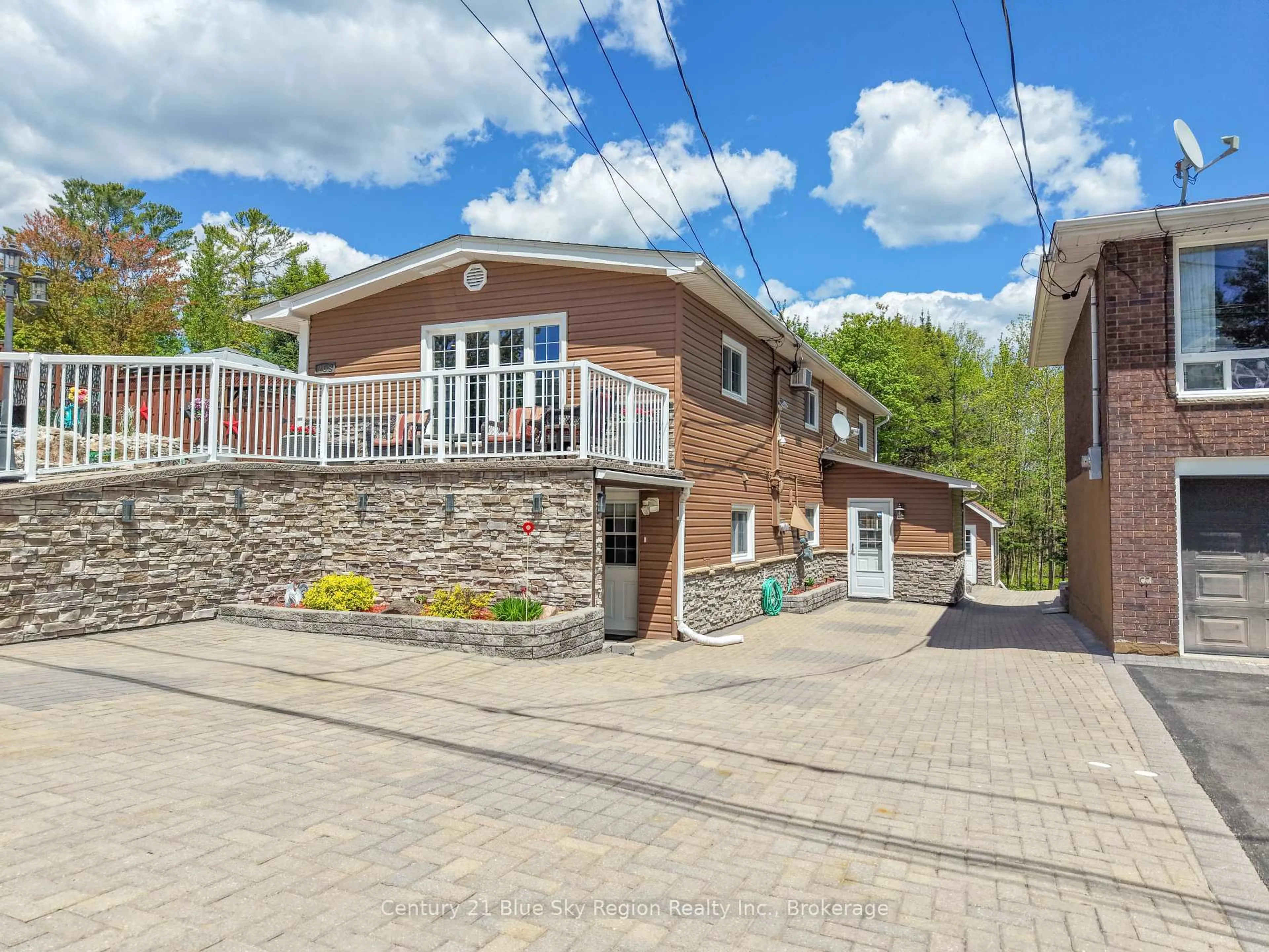 A pic from outside/outdoor area/front of a property/back of a property/a pic from drone, street for 268 King St, Callander Ontario P0H 1H0