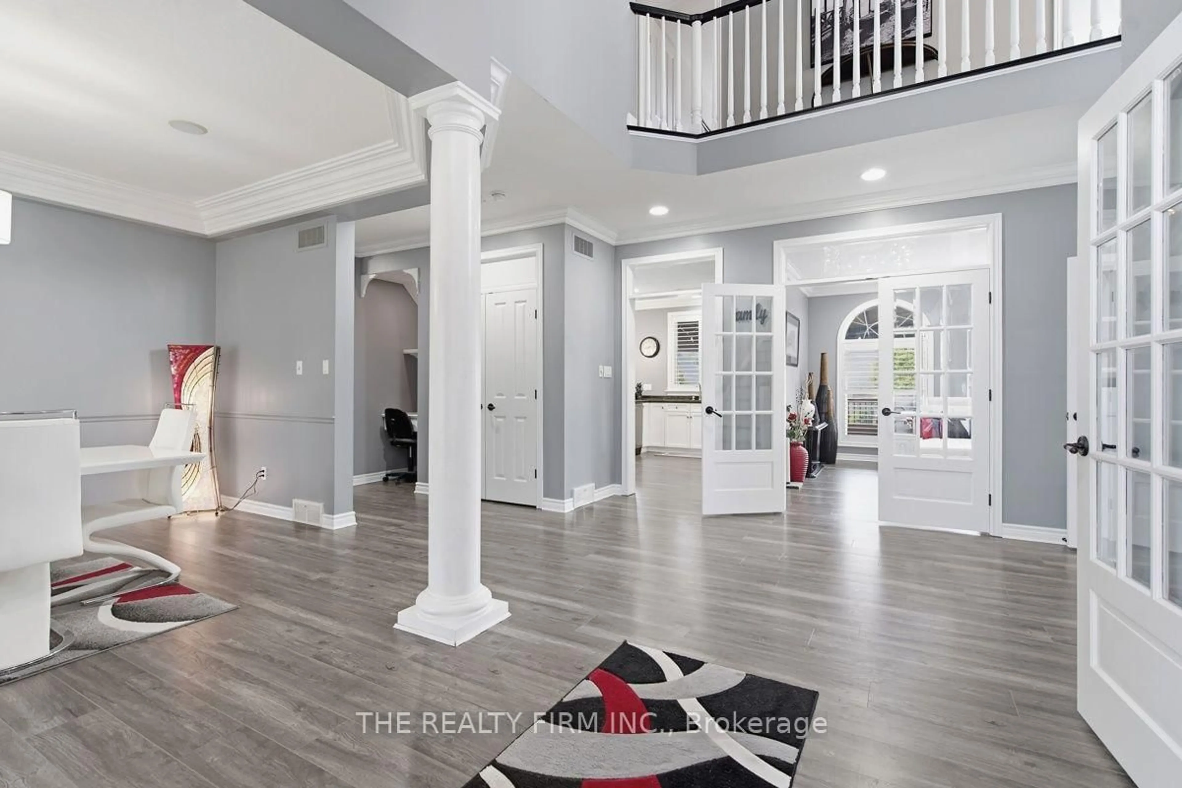 Indoor entryway for 552 Mcgarrell Pl, London North Ontario N6G 5J8