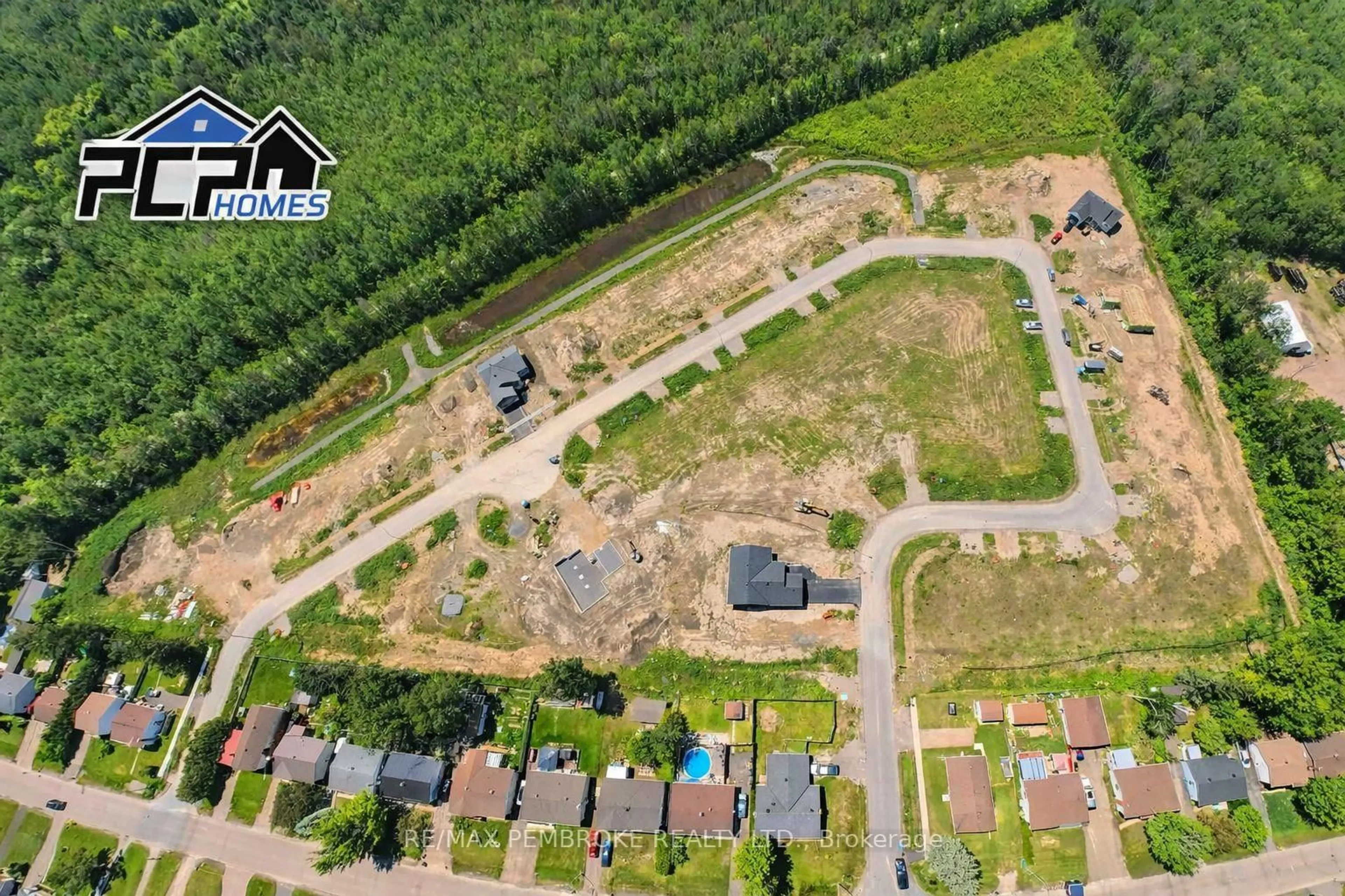 A pic from outside/outdoor area/front of a property/back of a property/a pic from drone, street for 22 Eddy Cres, Pembroke Ontario K8A 0M1