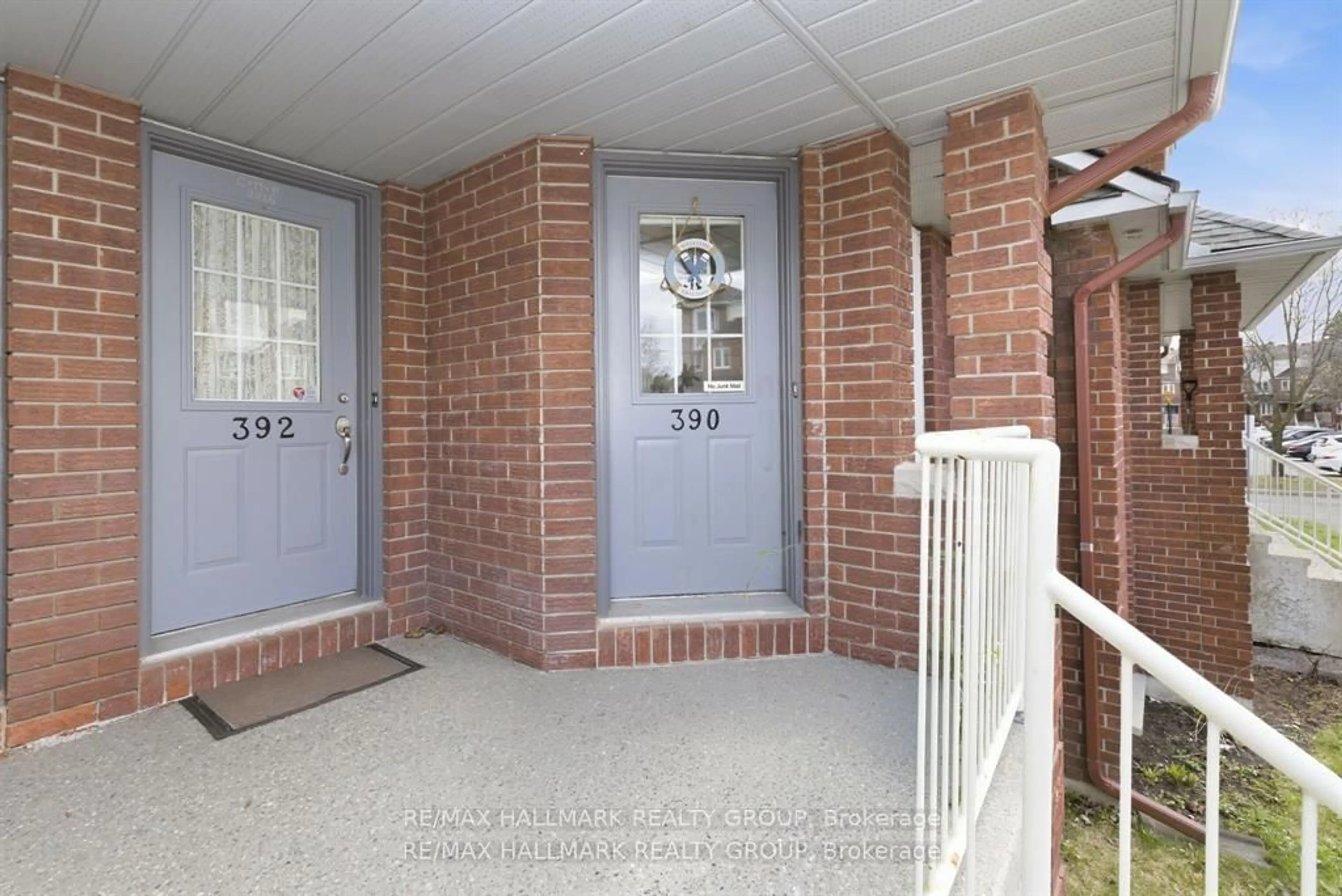 Indoor entryway for 390 Briston Private #3, Ottawa Ontario K1G 5R3