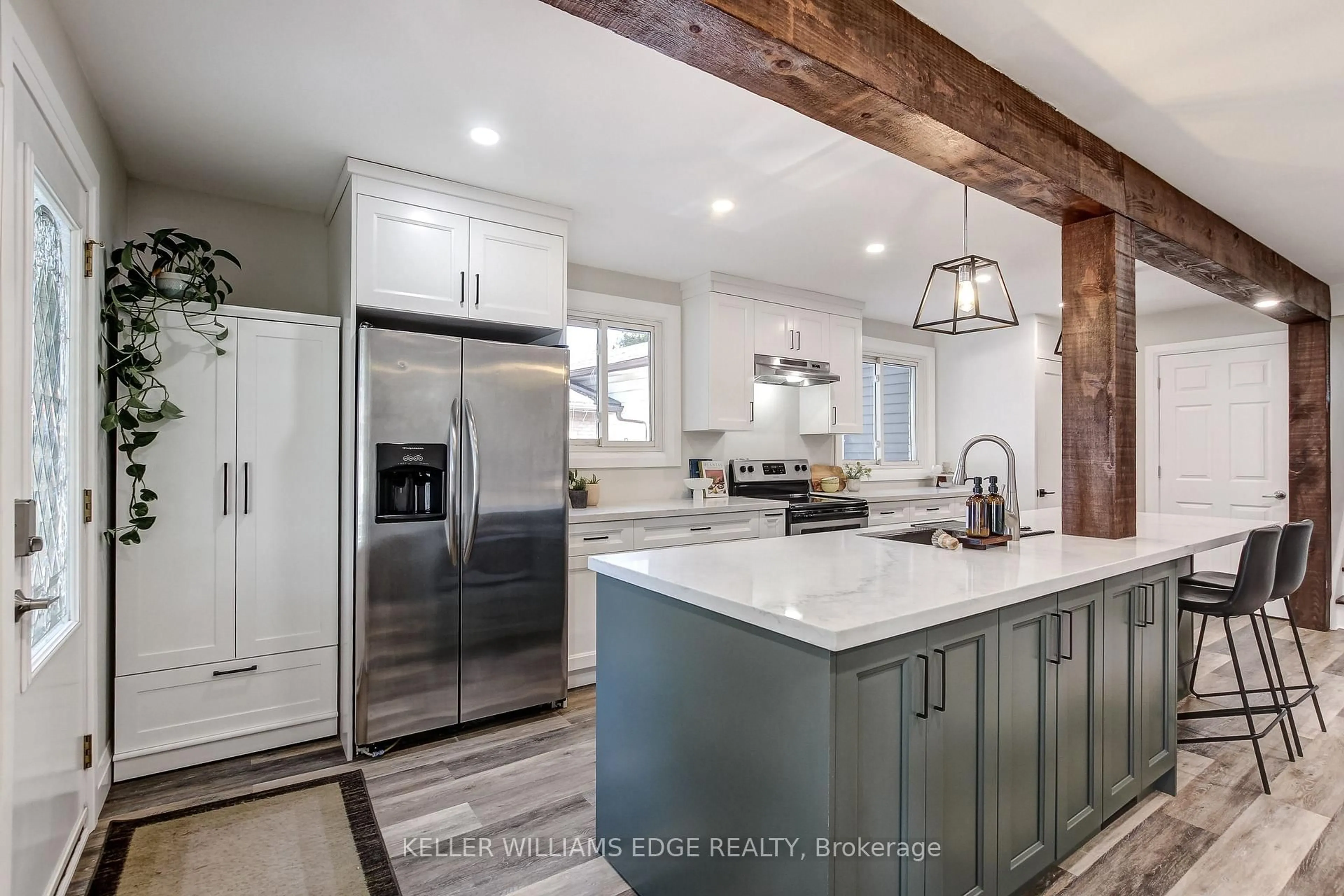 Open concept kitchen, unknown for 323 Cranbrook Dr, Hamilton Ontario L9C 4T4