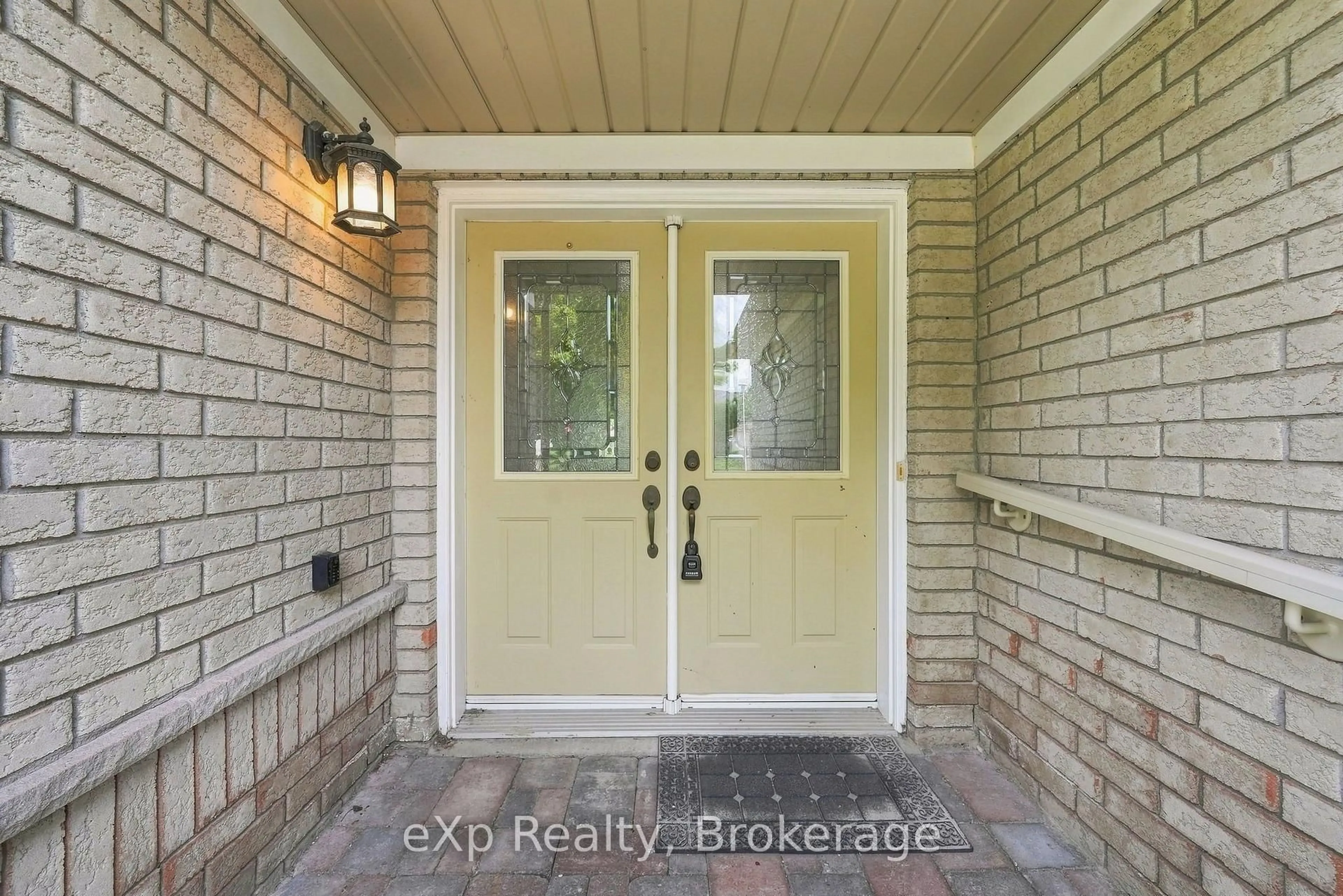 Indoor entryway for 64 Huffman Ave, Port Hope Ontario L1A 4J9