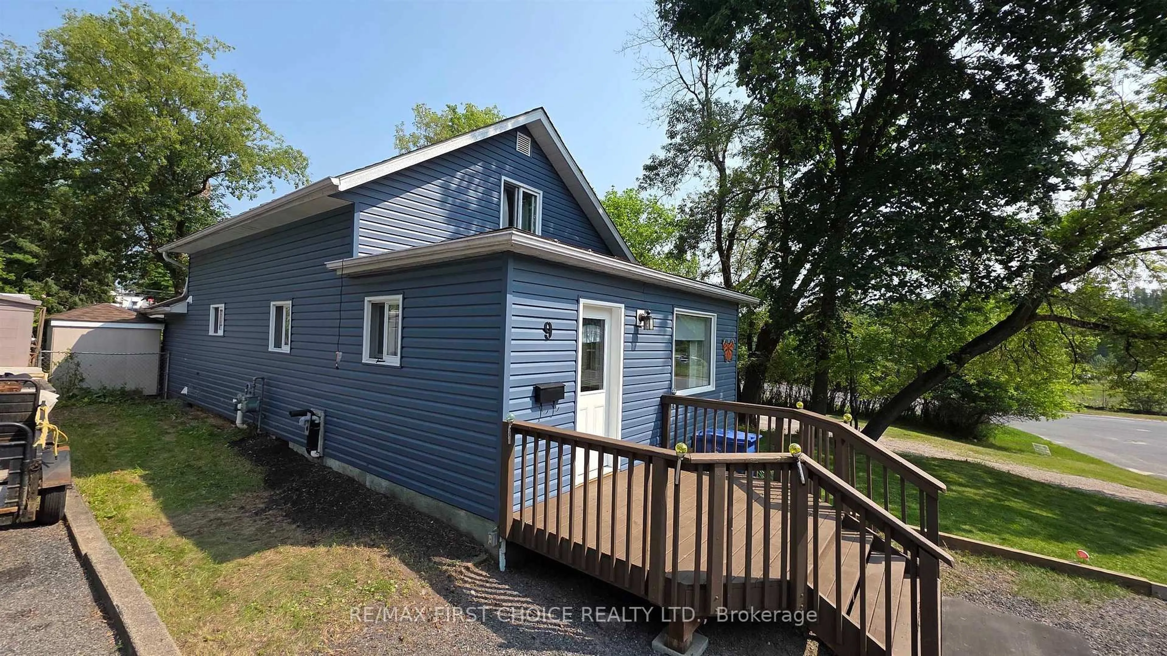 A pic from outside/outdoor area/front of a property/back of a property/a pic from drone, water/lake/river/ocean view for 9 MASCOTT Ave, Kenora Ontario P9N 3A1