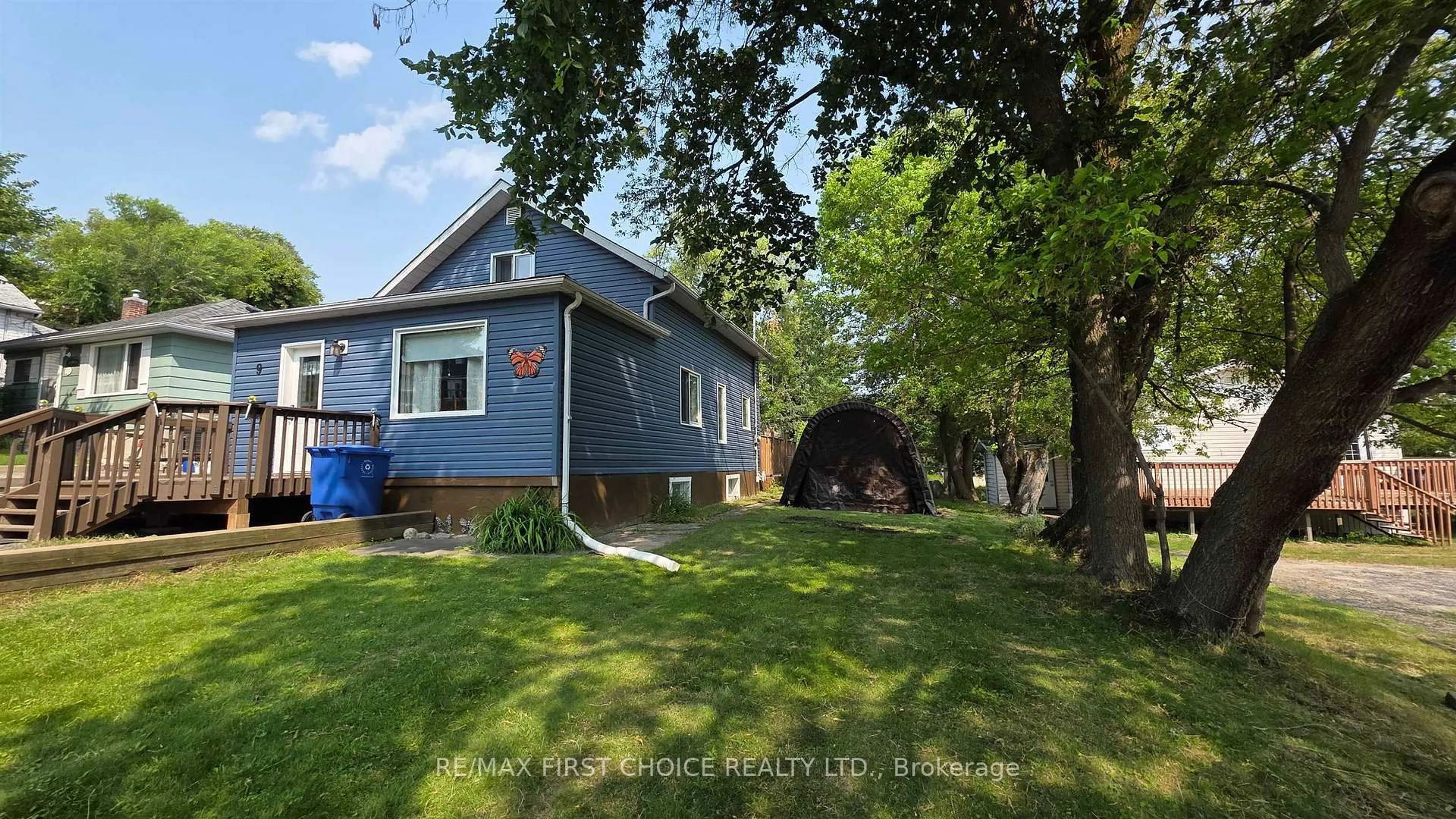 A pic from outside/outdoor area/front of a property/back of a property/a pic from drone, street for 9 MASCOTT Ave, Kenora Ontario P9N 3A1