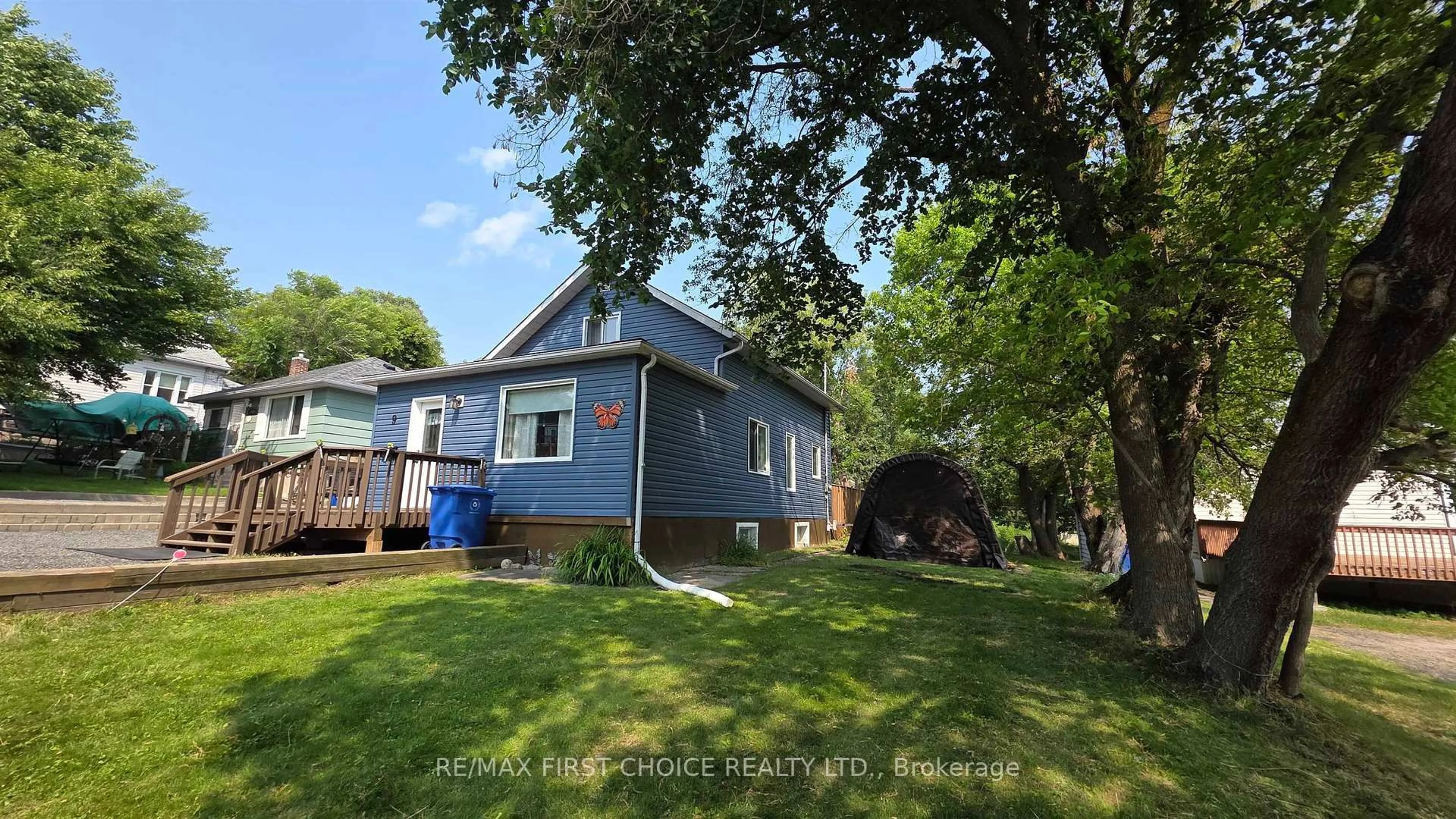 A pic from outside/outdoor area/front of a property/back of a property/a pic from drone, street for 9 MASCOTT Ave, Kenora Ontario P9N 3A1