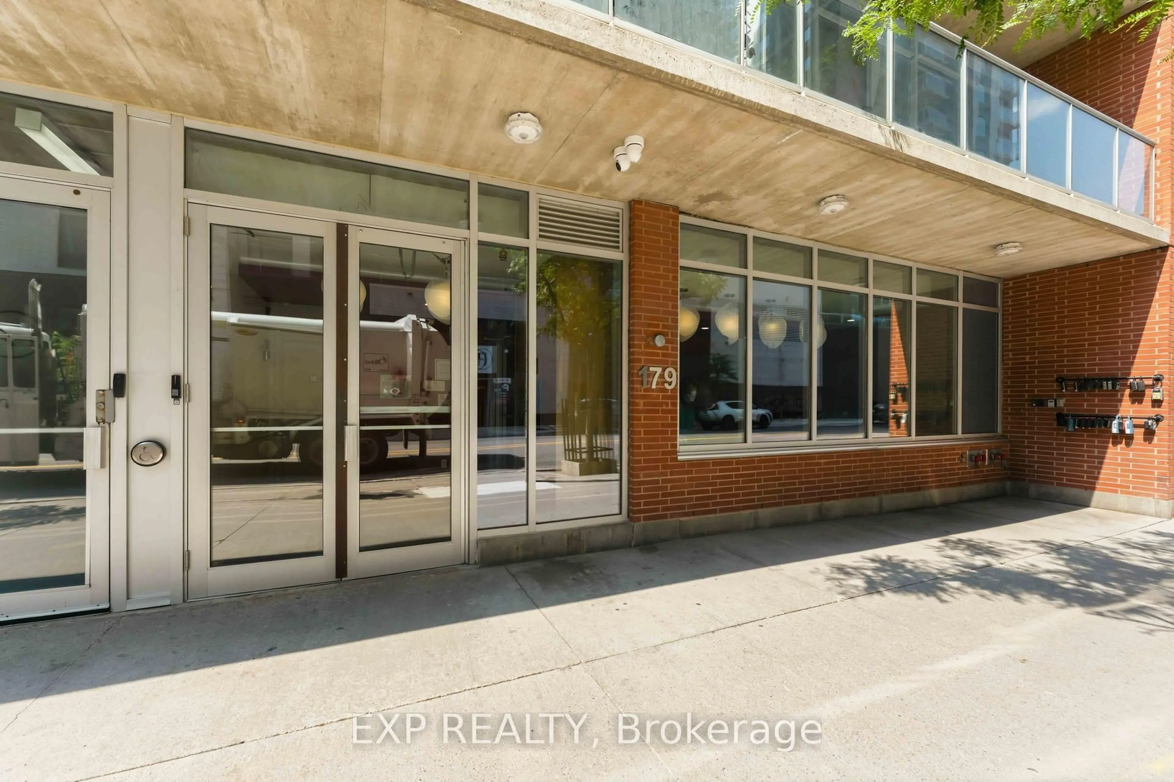 Unknown for 179 George St #1902, Ottawa Ontario K1N 1J8