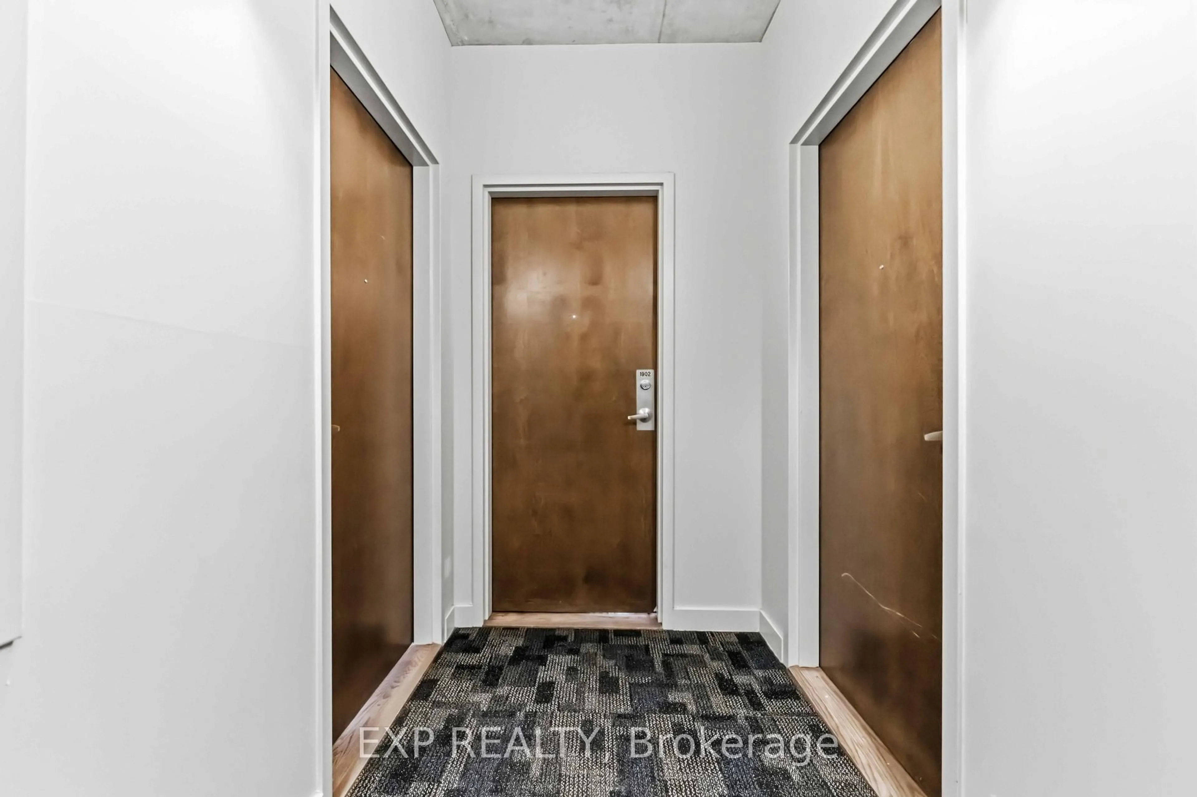 Indoor entryway for 179 George St #1902, Ottawa Ontario K1N 1J8