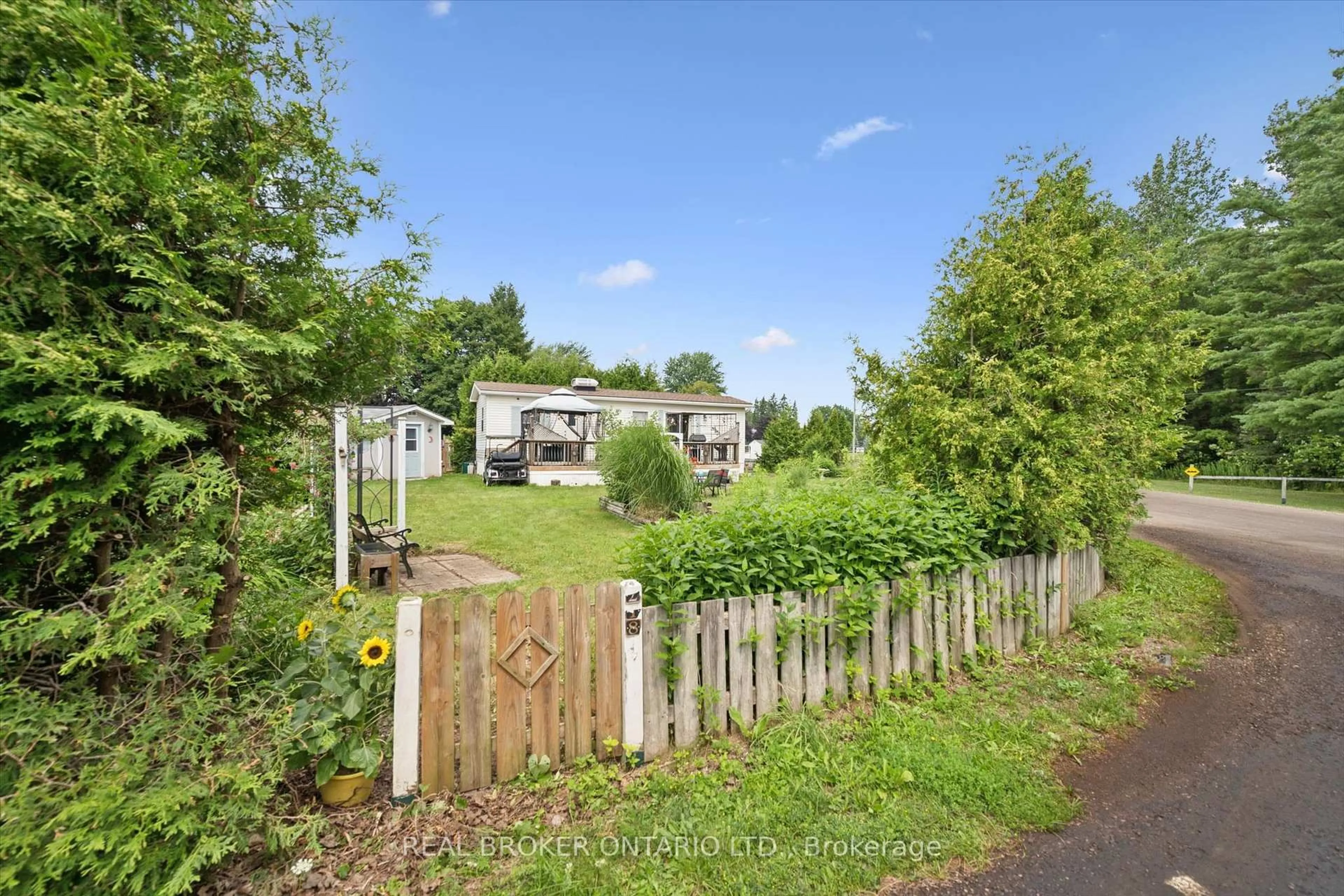 A pic from outside/outdoor area/front of a property/back of a property/a pic from drone, street for 218 Beach Rd, Centre Wellington Ontario N1M 2W5