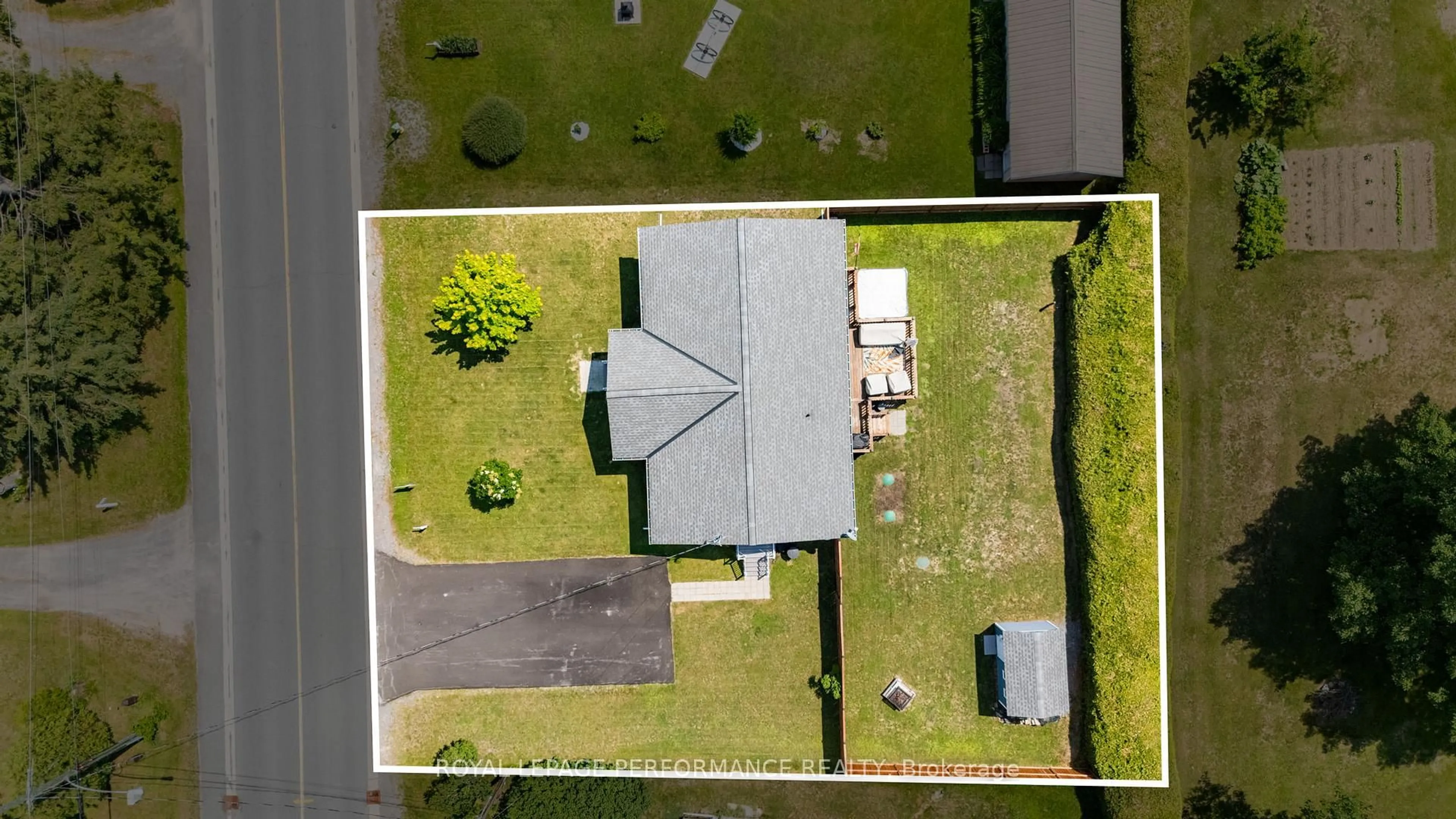 A pic from outside/outdoor area/front of a property/back of a property/a pic from drone, street for 2388 Du Lac Rd, Clarence-Rockland Ontario K0A 3N0