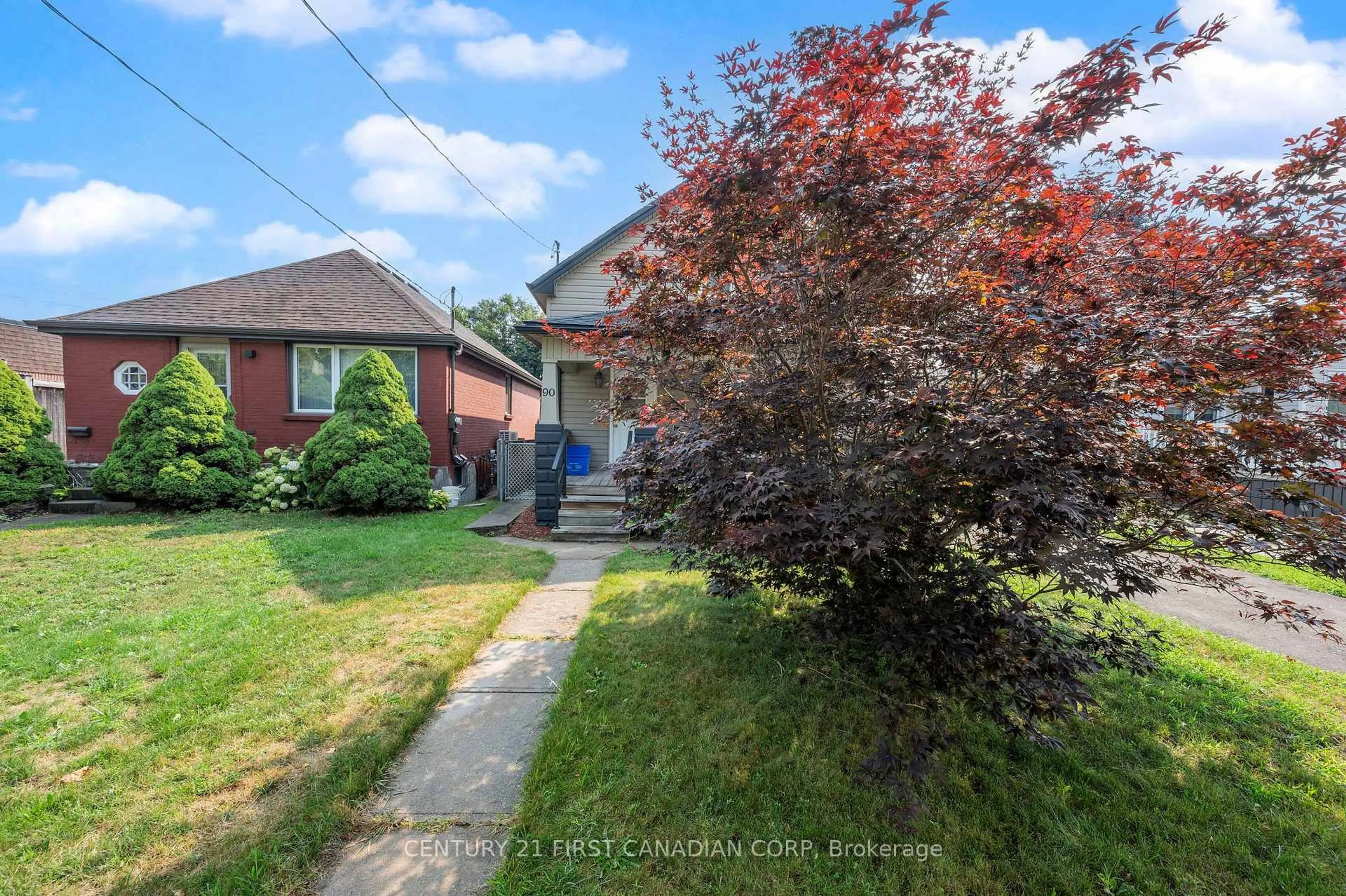 A pic from outside/outdoor area/front of a property/back of a property/a pic from drone, street for 90 Giles St, London East Ontario N5Z 2V6