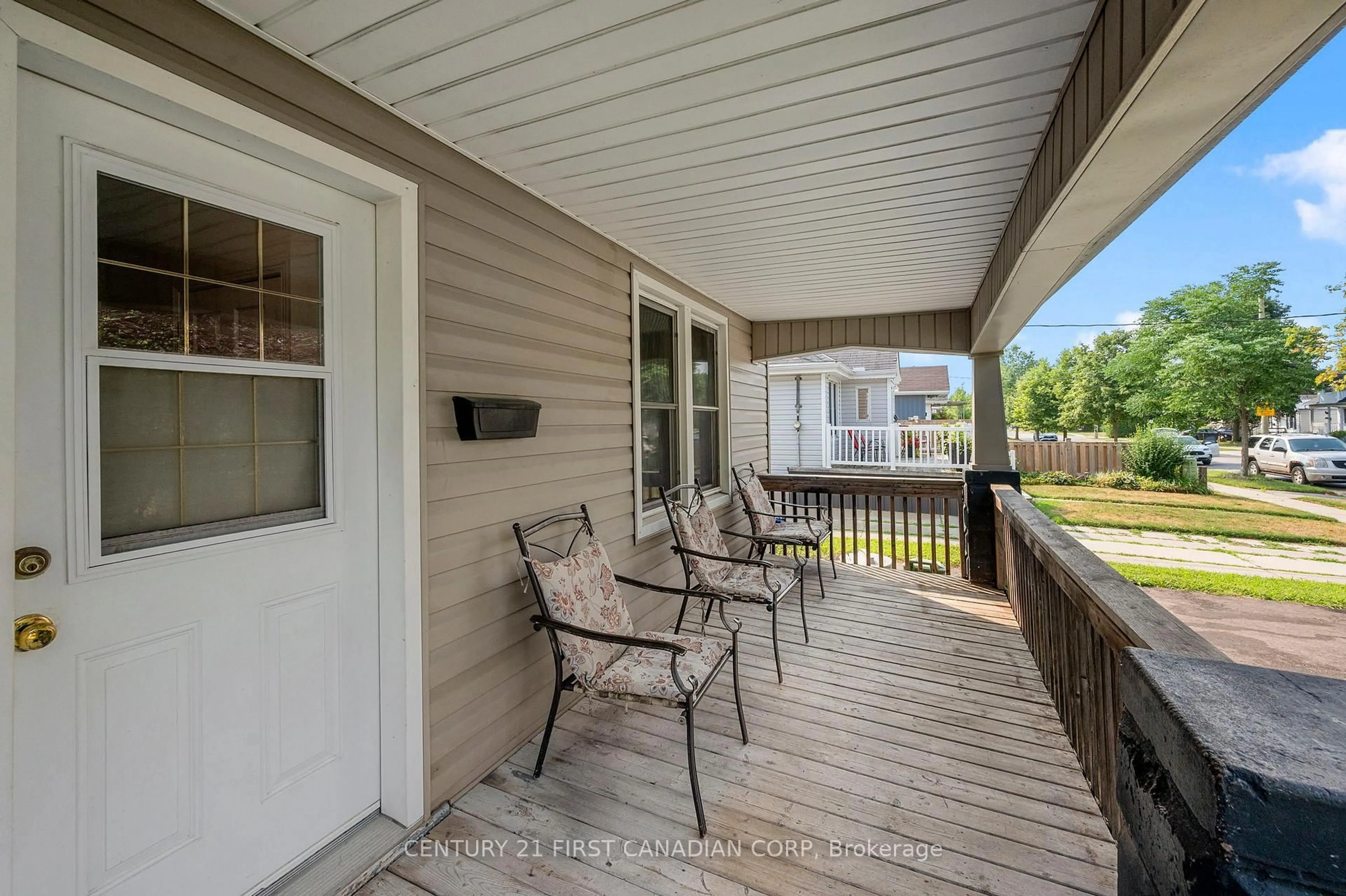 Patio, water/lake/river/ocean view for 90 Giles St, London East Ontario N5Z 2V6