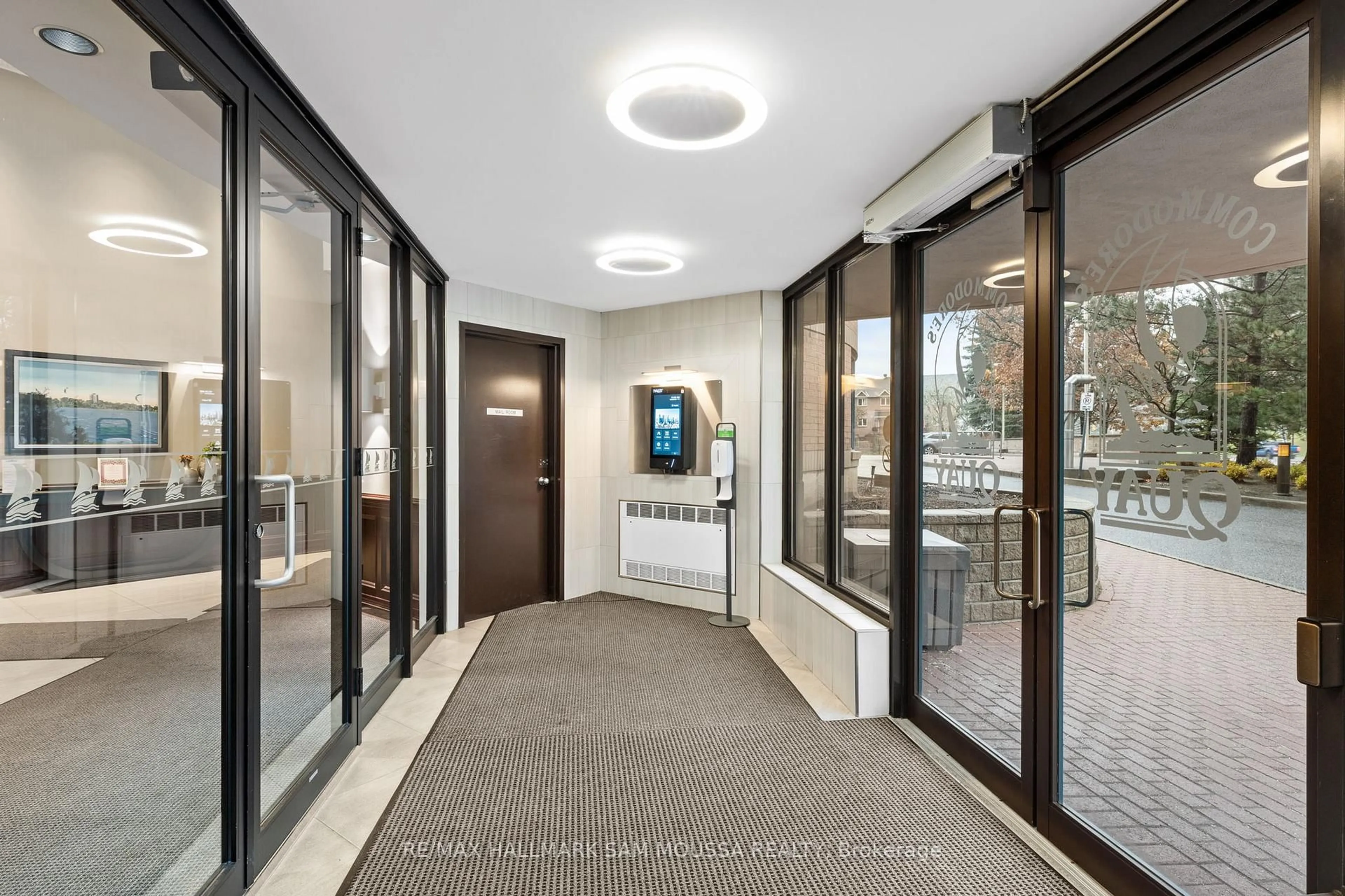 Indoor foyer for 3105 Carling Ave #504, Ottawa Ontario K2H 5A6