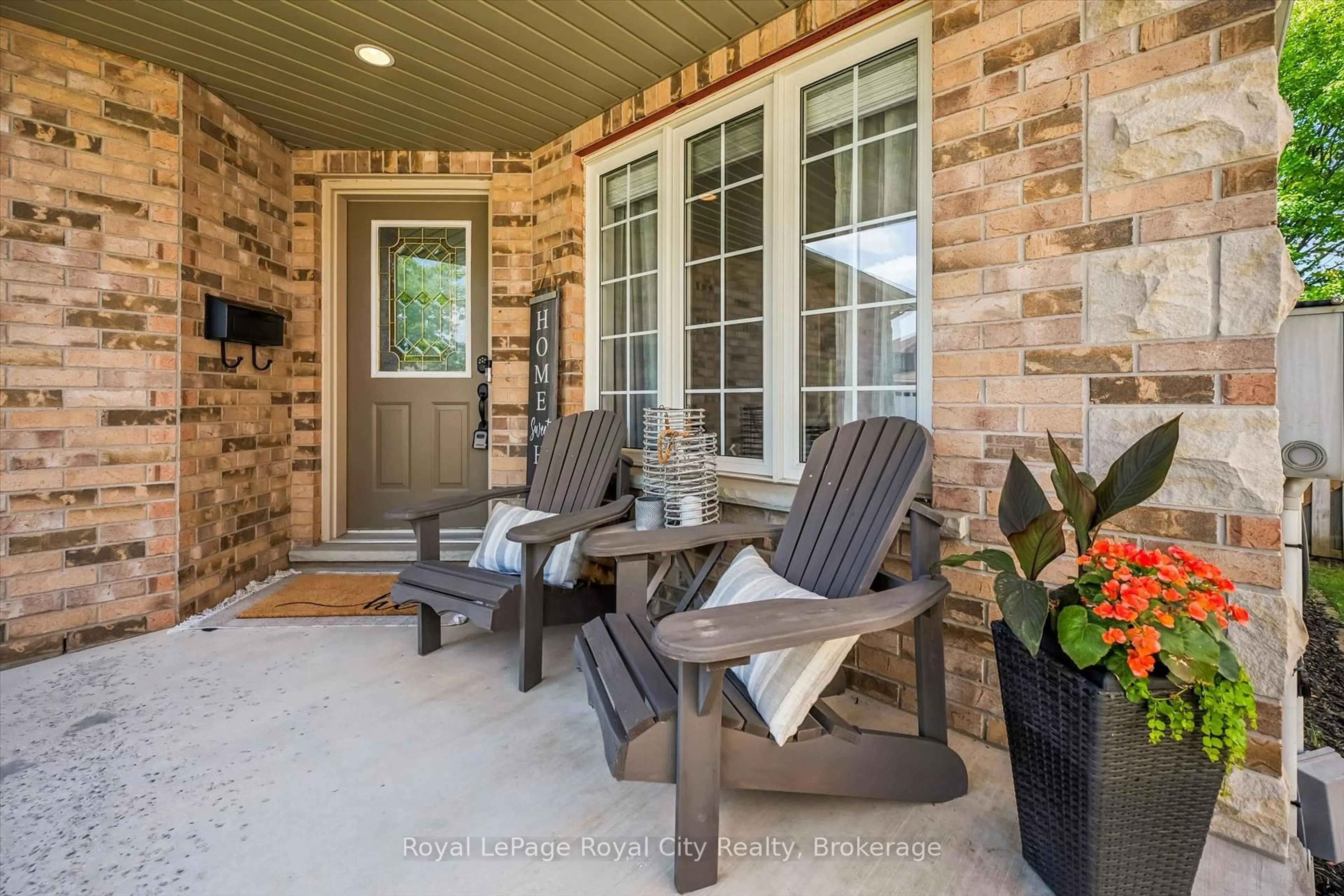 Patio, street for 17 Carroll Cres, Guelph Ontario N1G 5B7