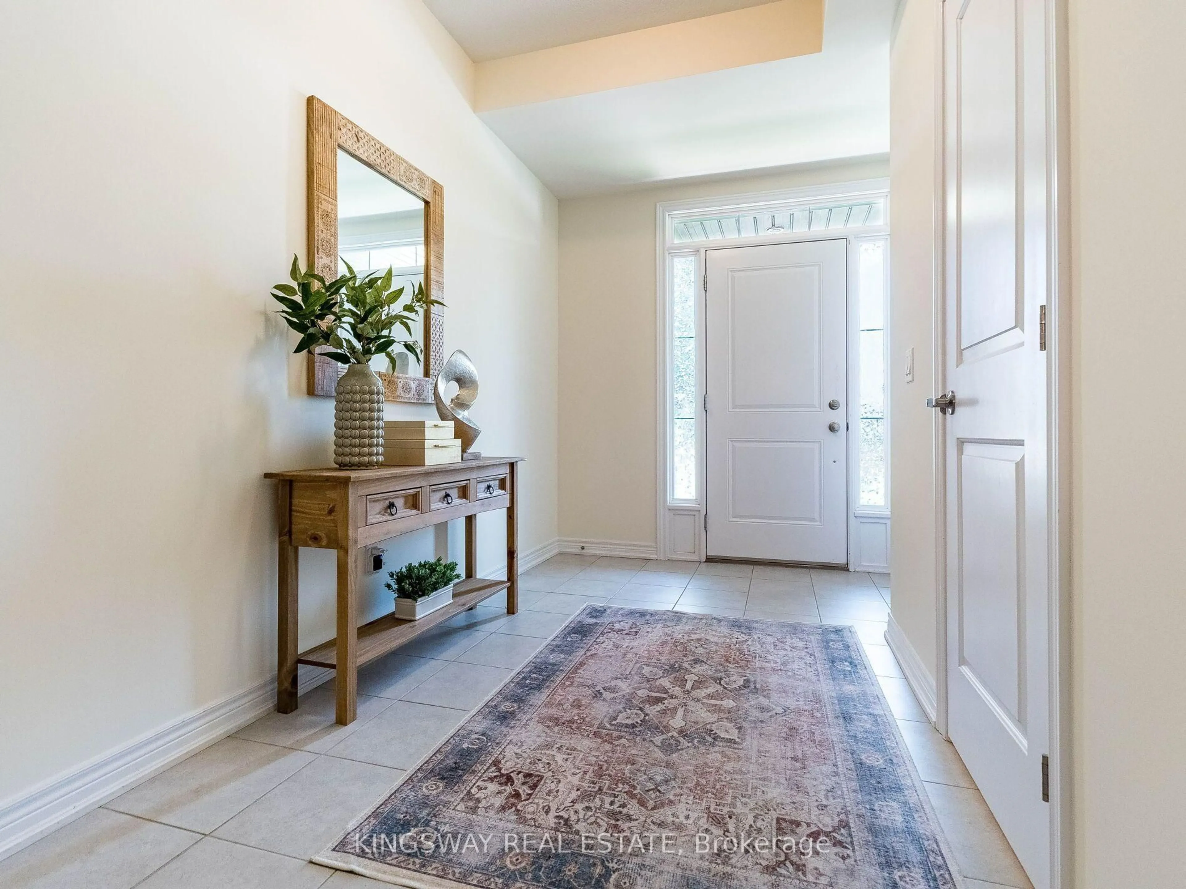 Indoor entryway for 279 Skinner Rd, Hamilton Ontario L8B 1W5
