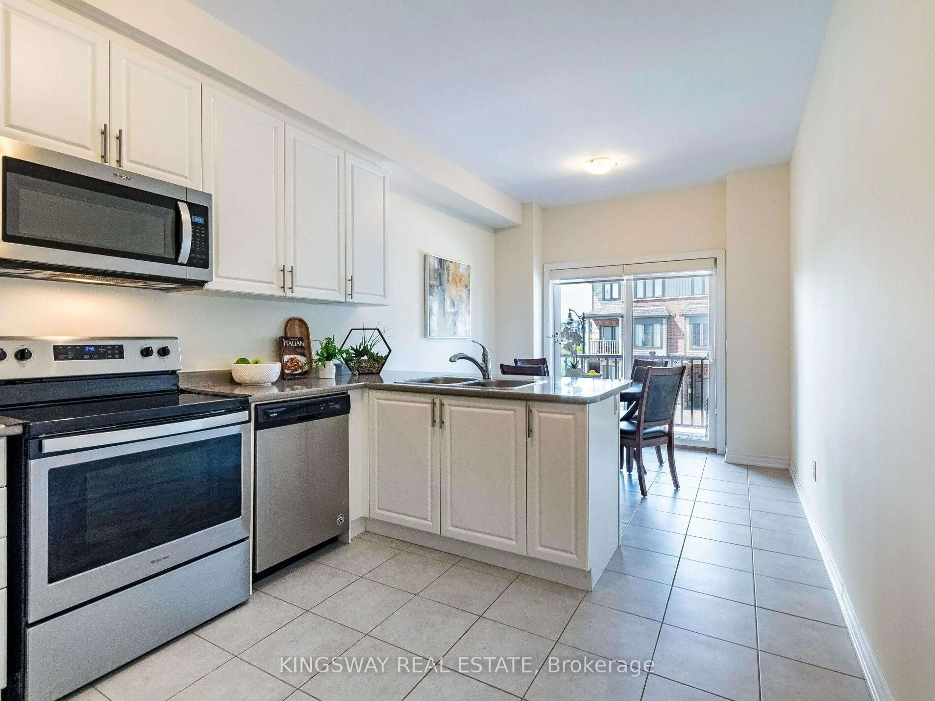 Open concept kitchen, ceramic/tile floor for 279 Skinner Rd, Hamilton Ontario L8B 1W5