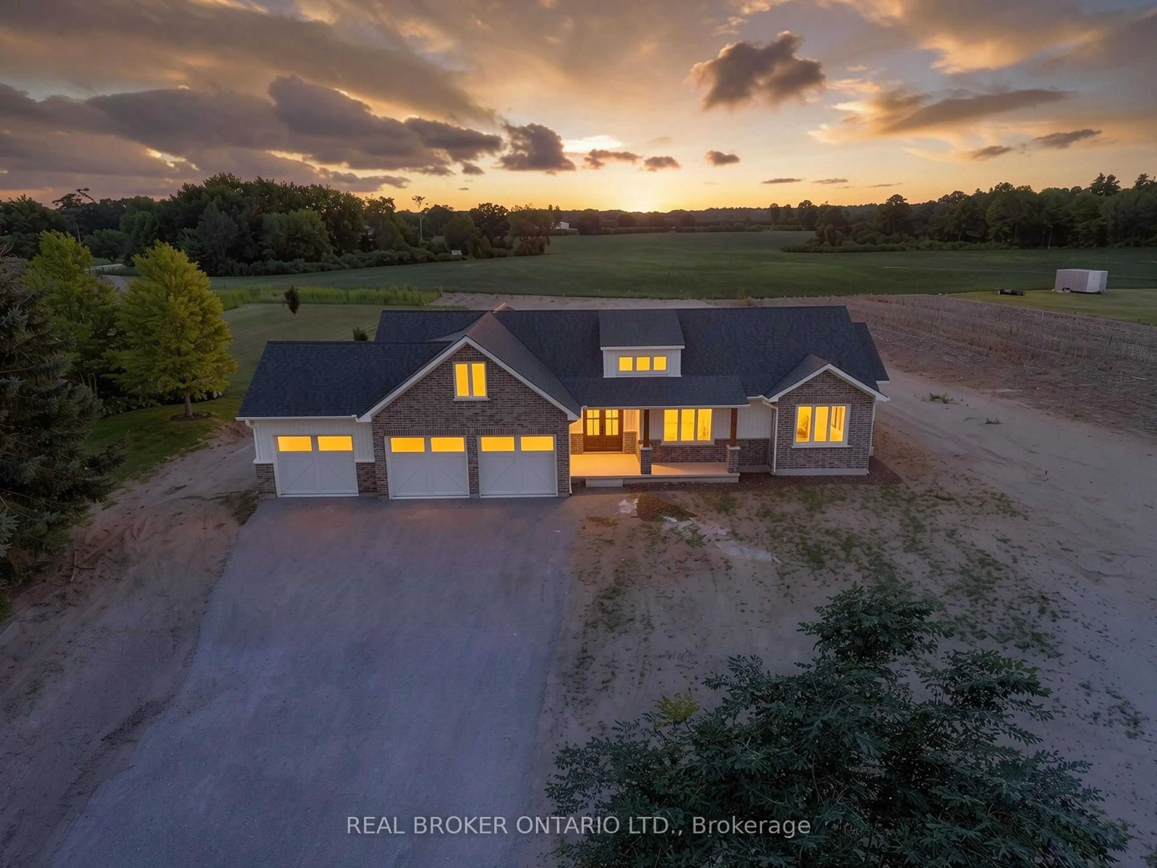 A pic from outside/outdoor area/front of a property/back of a property/a pic from drone, water/lake/river/ocean view for 2427 East Quarter Line, Norfolk Ontario N4B 2W4