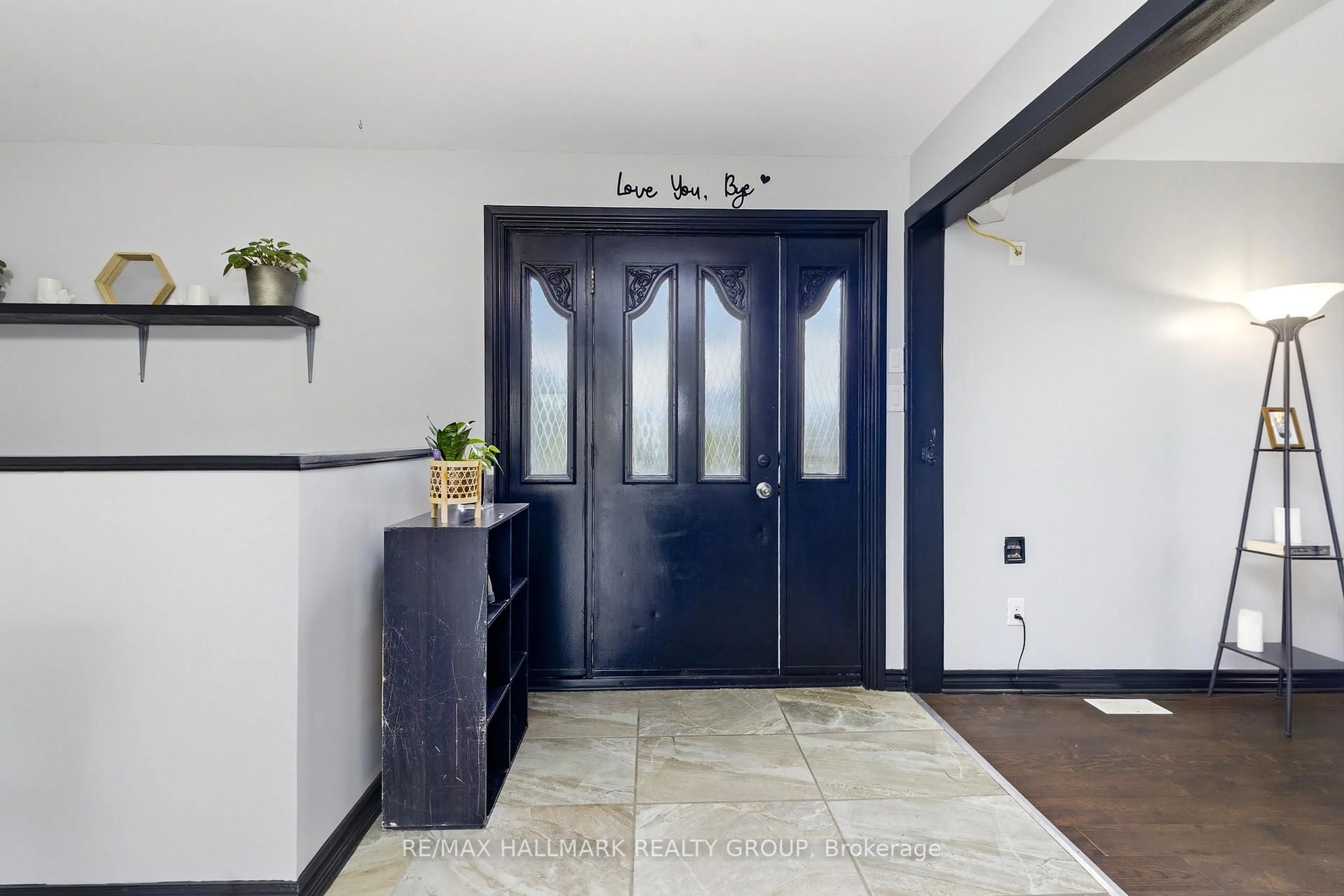Indoor entryway for 1509 Drummond Con 6b Concession, Perth Ontario K7H 3C9