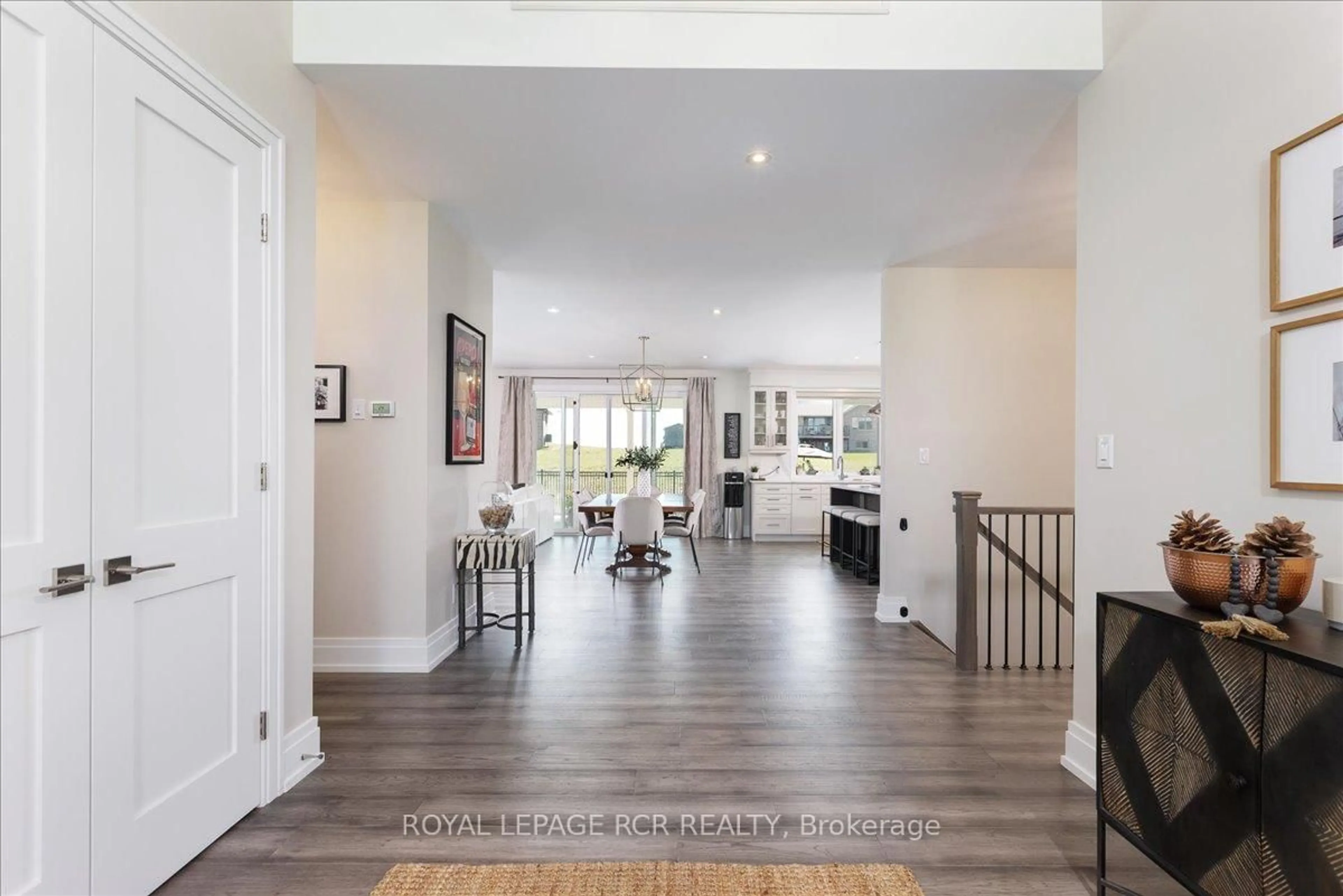 Indoor entryway for 3 Nipigon St, Kawartha Lakes Ontario K0M 1N0