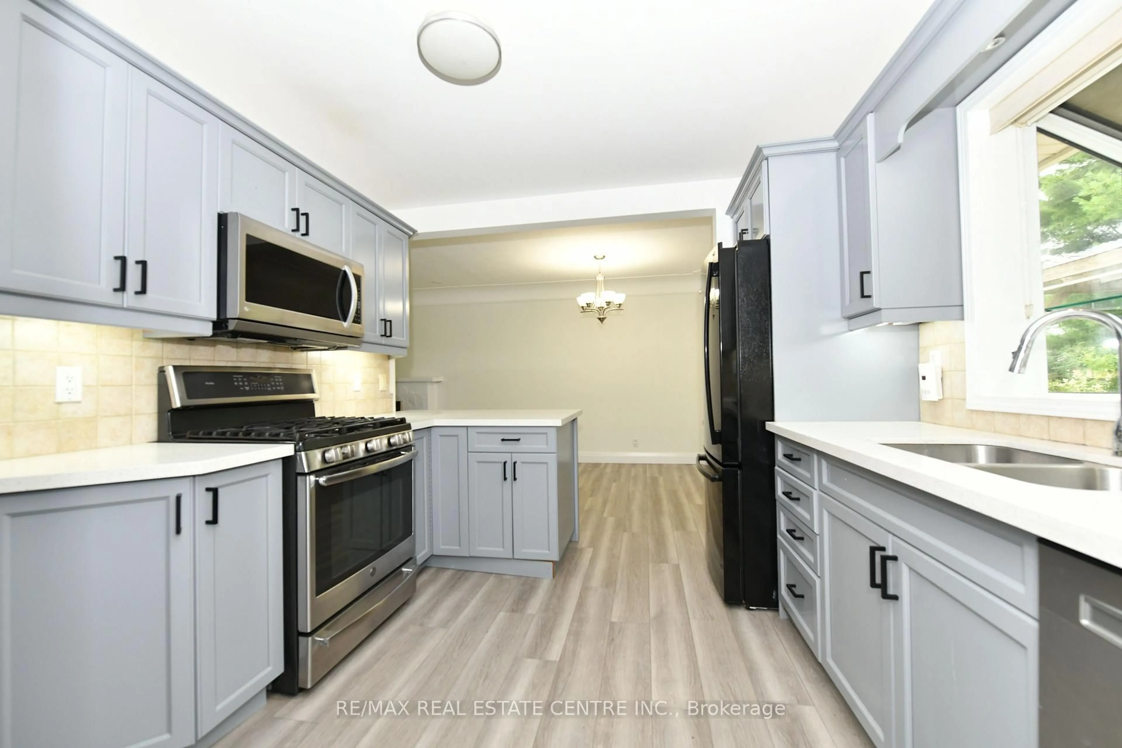 Open concept kitchen, unknown for 15 Miller Dr, Hamilton Ontario L9G 2H9
