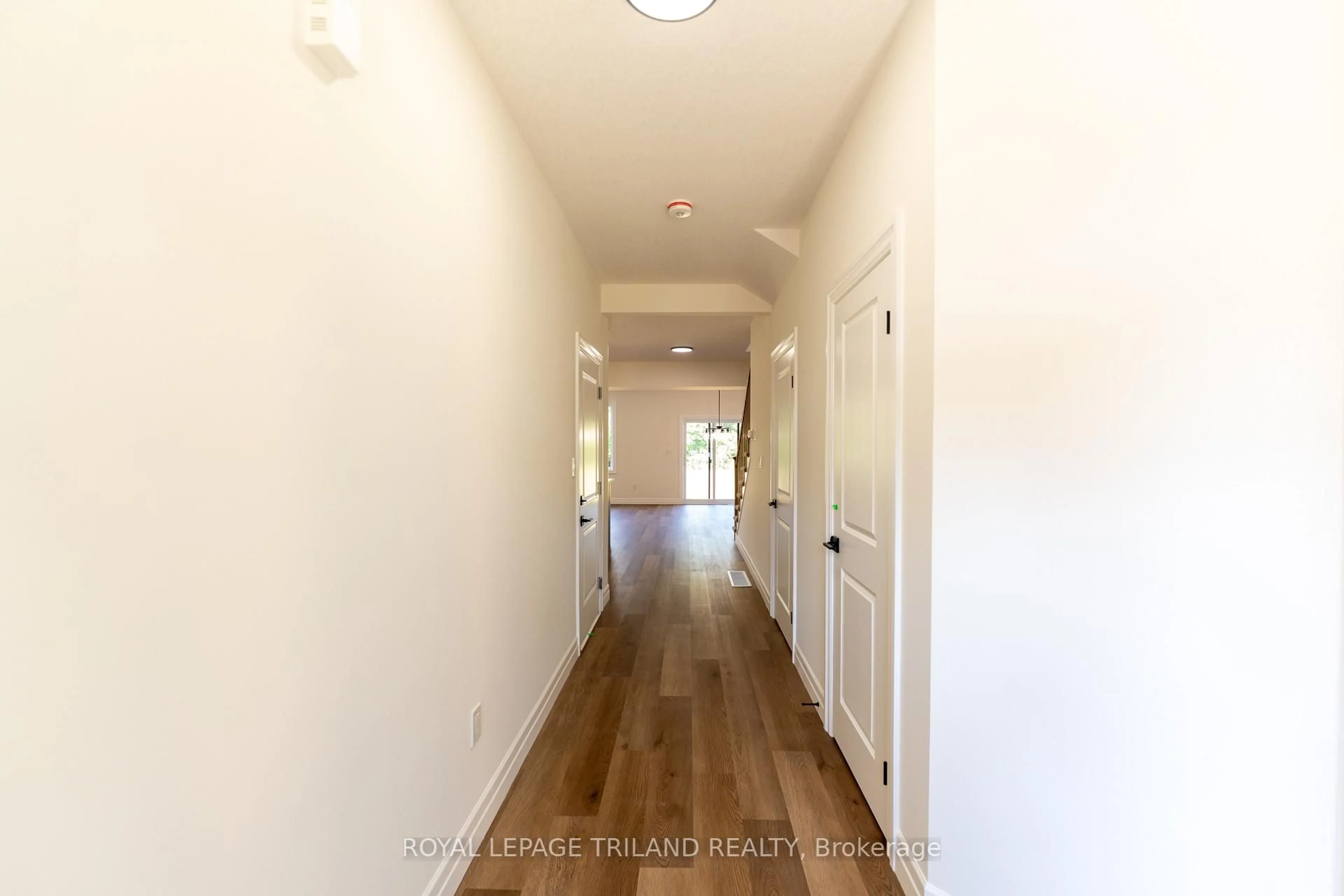 Indoor entryway for 3141 River St, Brooke-Alvinston Ontario N0N 1A0