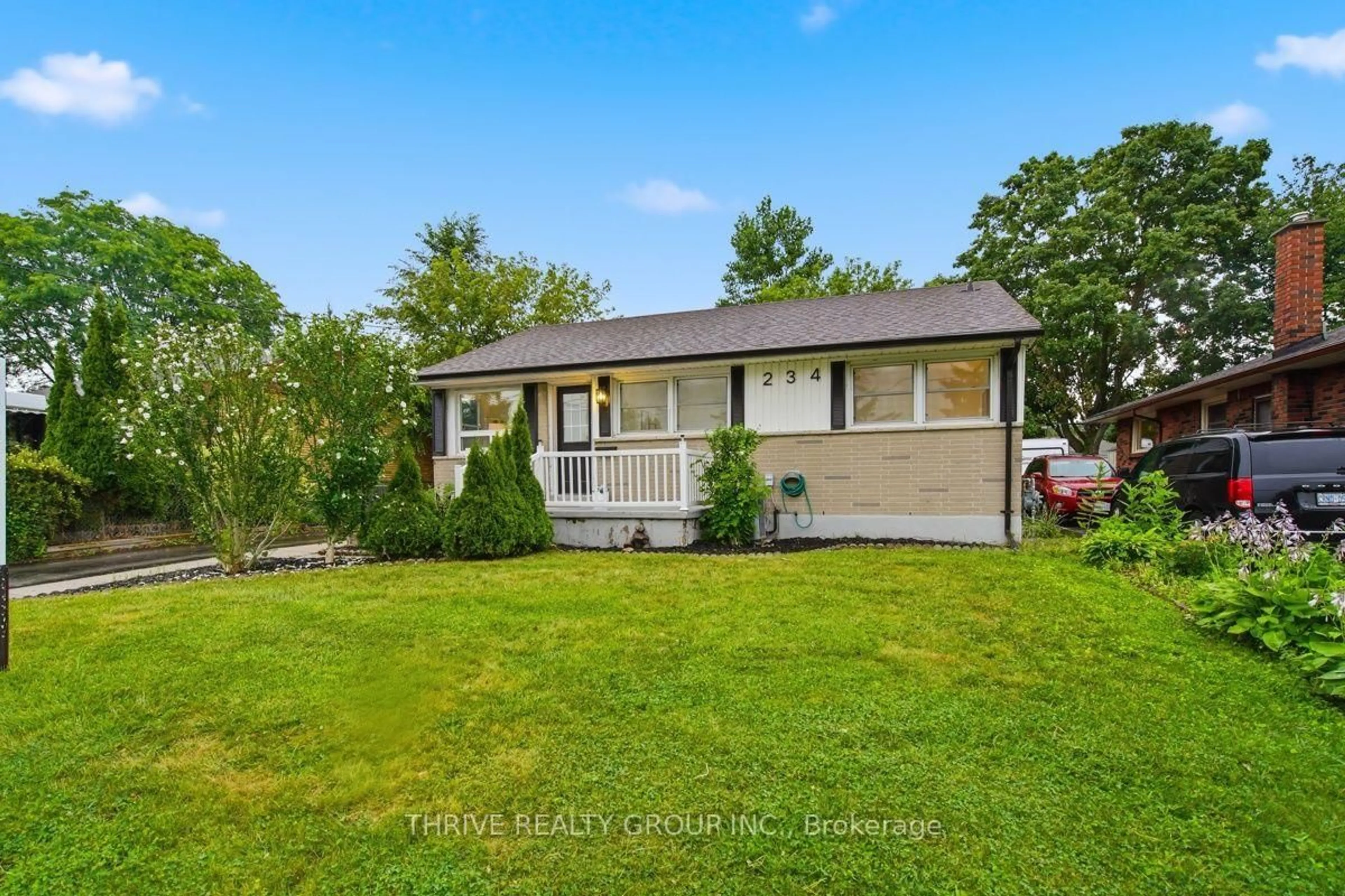 A pic from outside/outdoor area/front of a property/back of a property/a pic from drone, unknown for 234 Goddard Blvd, London East Ontario N5W 5A1